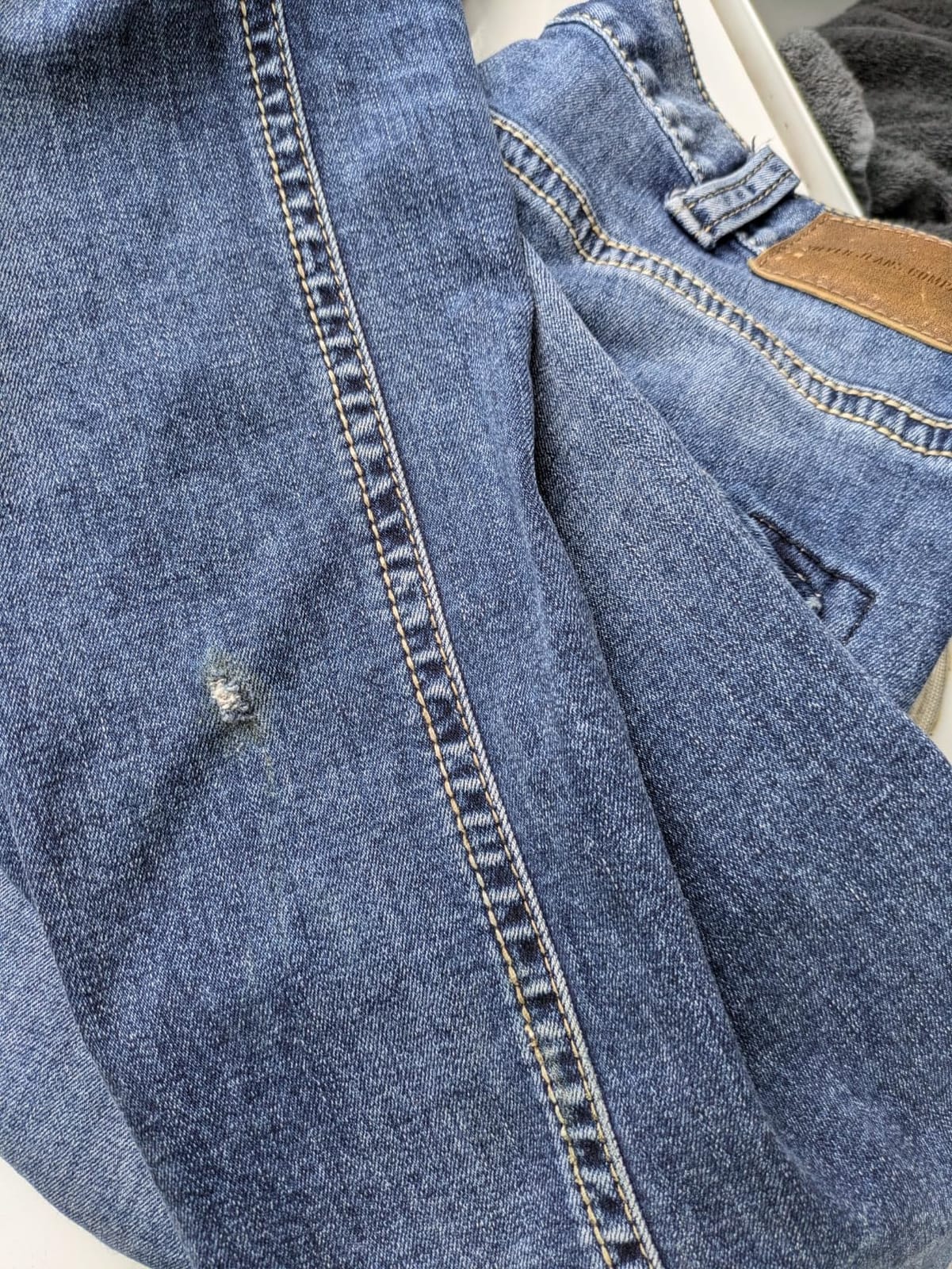 Silver Jeans Co. Men's Zac Relaxed Fit Straight Leg Jean - Legacy customer photo 2