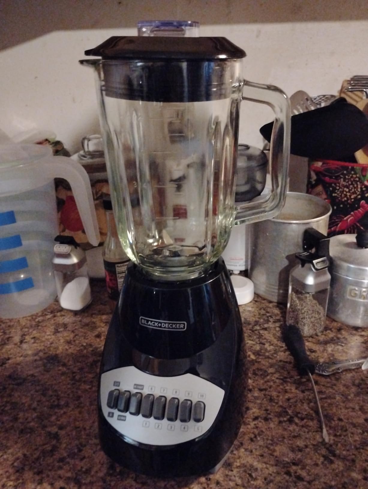 BLACK+DECKER Countertop Blender with 6-Cup Glass Jar, 10-Speed Settings, Black, BL2010BG customer photo 2