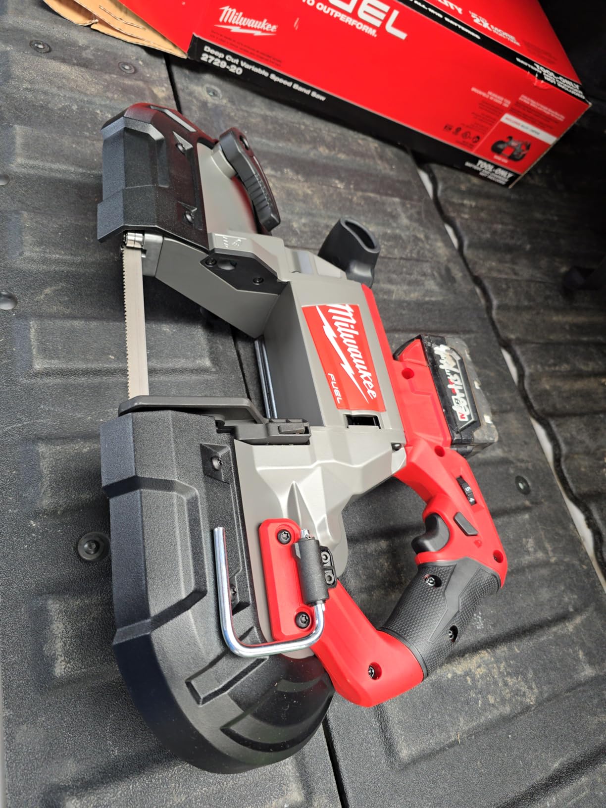 Milwaukee 2729-20 M18 FUEL Cordless Lithium-Ion Deep Cut Band Saw (Tool Only) customer photo 2