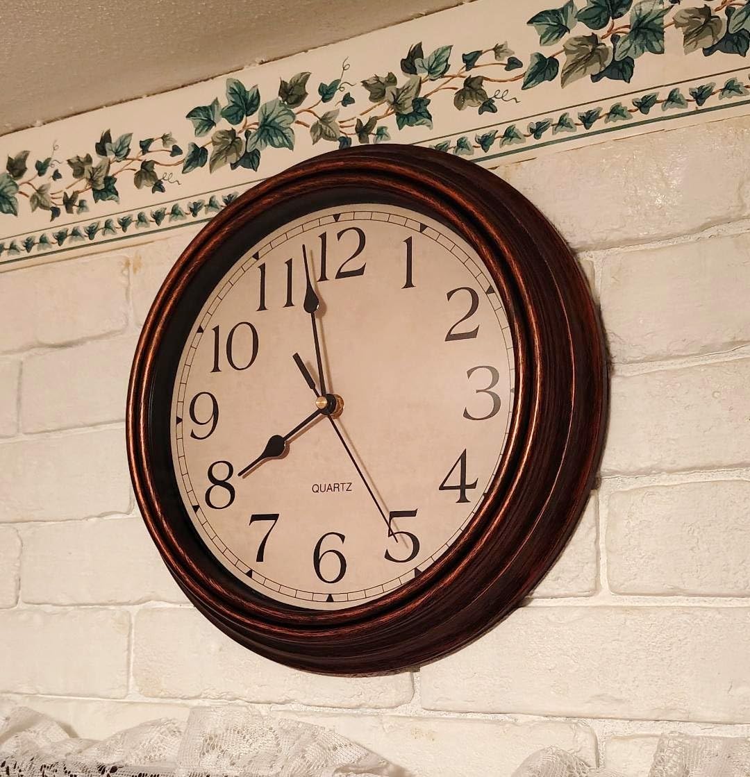 Foxtop 12 Inch Retro Wall Clock Round Silent Battery Operated Clock, Bronze customer photo 2