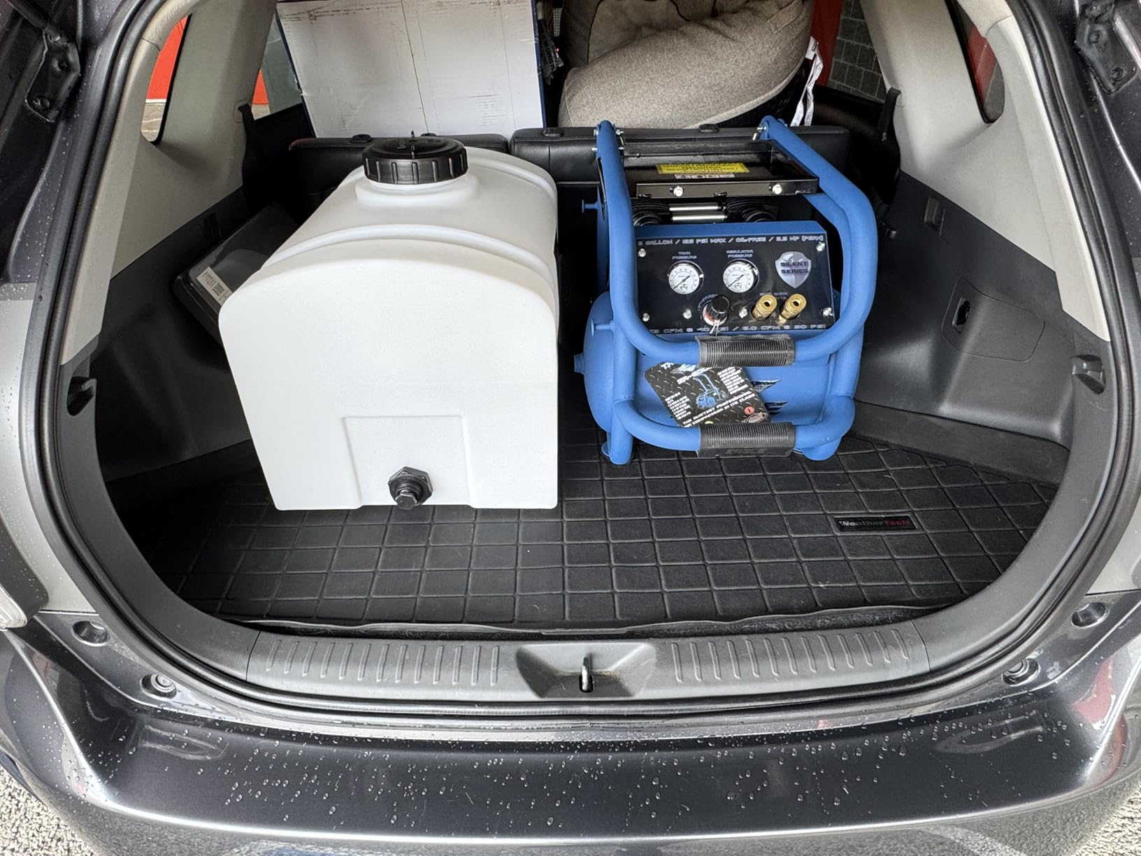 RomoTech 82123899 26 Gallon Square Polyethylene Water Storage Tank customer photo 2
