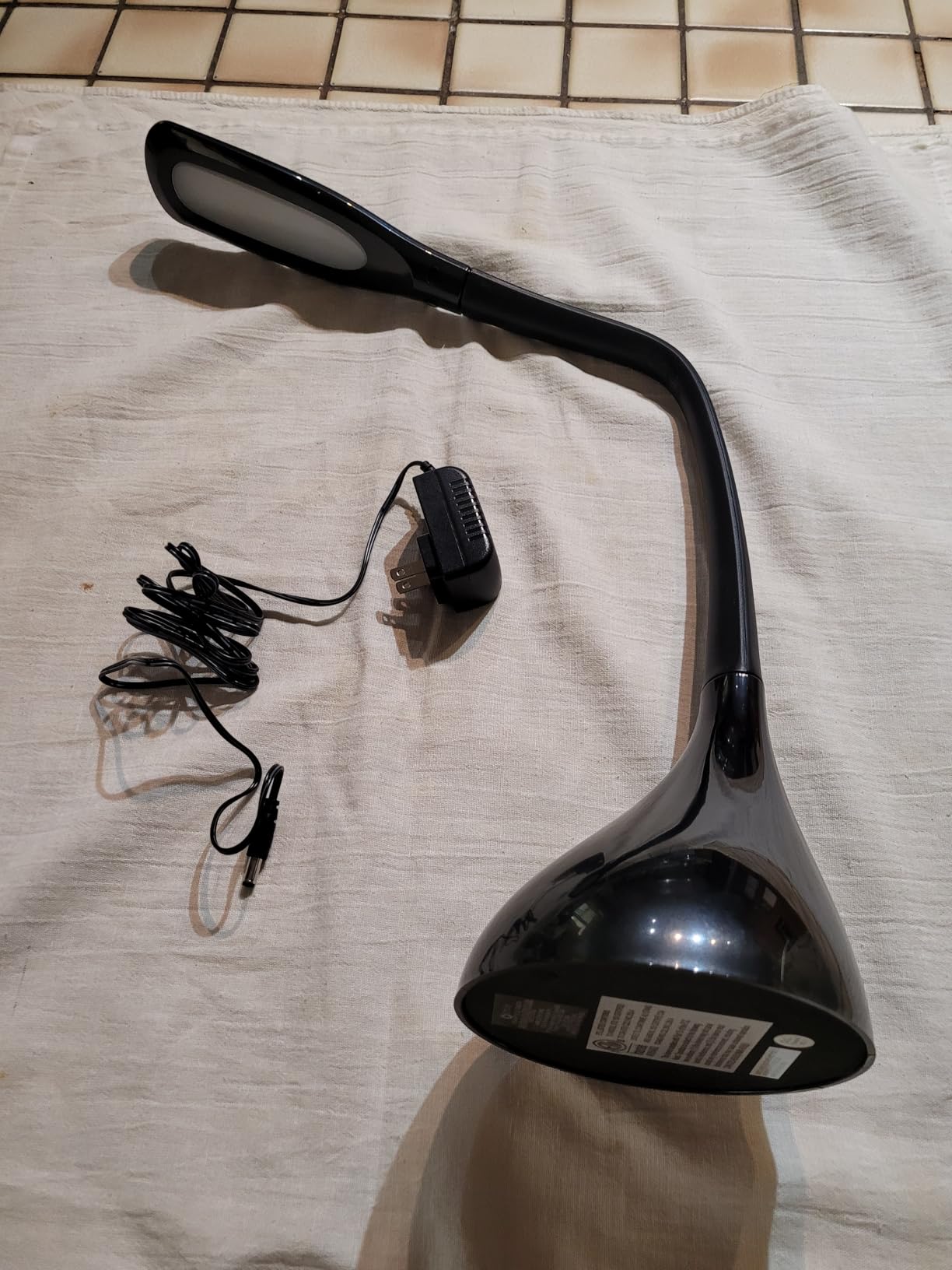 OttLite Creative Curves LED Desk Lamp, Black customer photo 1