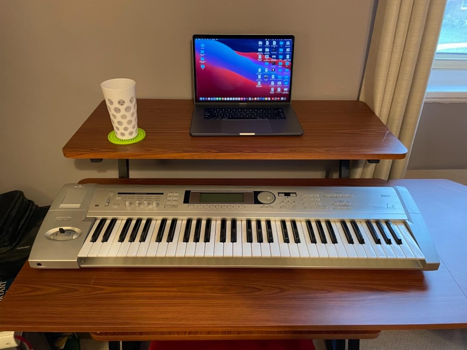 On-Stage WS7500 Series Wood Studio Workstation - Black customer photo 1