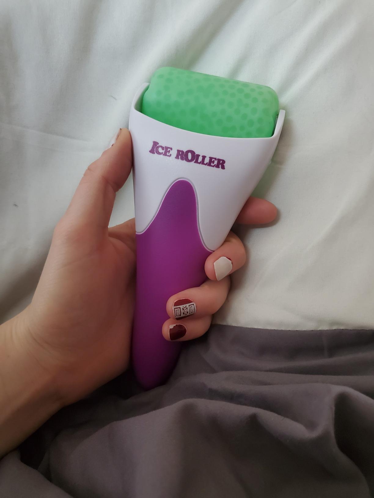 ESARORA Ice Roller for Face & Eye, Puffiness, Migraine, Pain Relief and Minor Injury, Skin Care Products customer photo 1