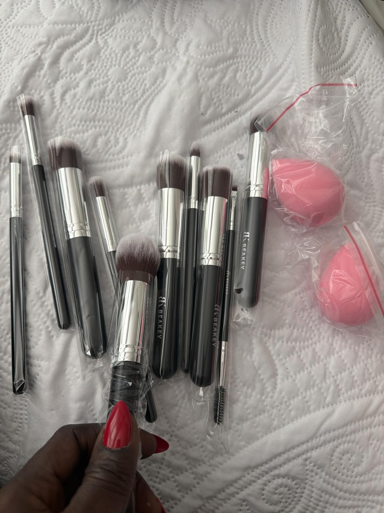 BEAKEY Makeup Brushes set with 2 Blending Sponges,10 Brush Face and Eye Set customer photo 1