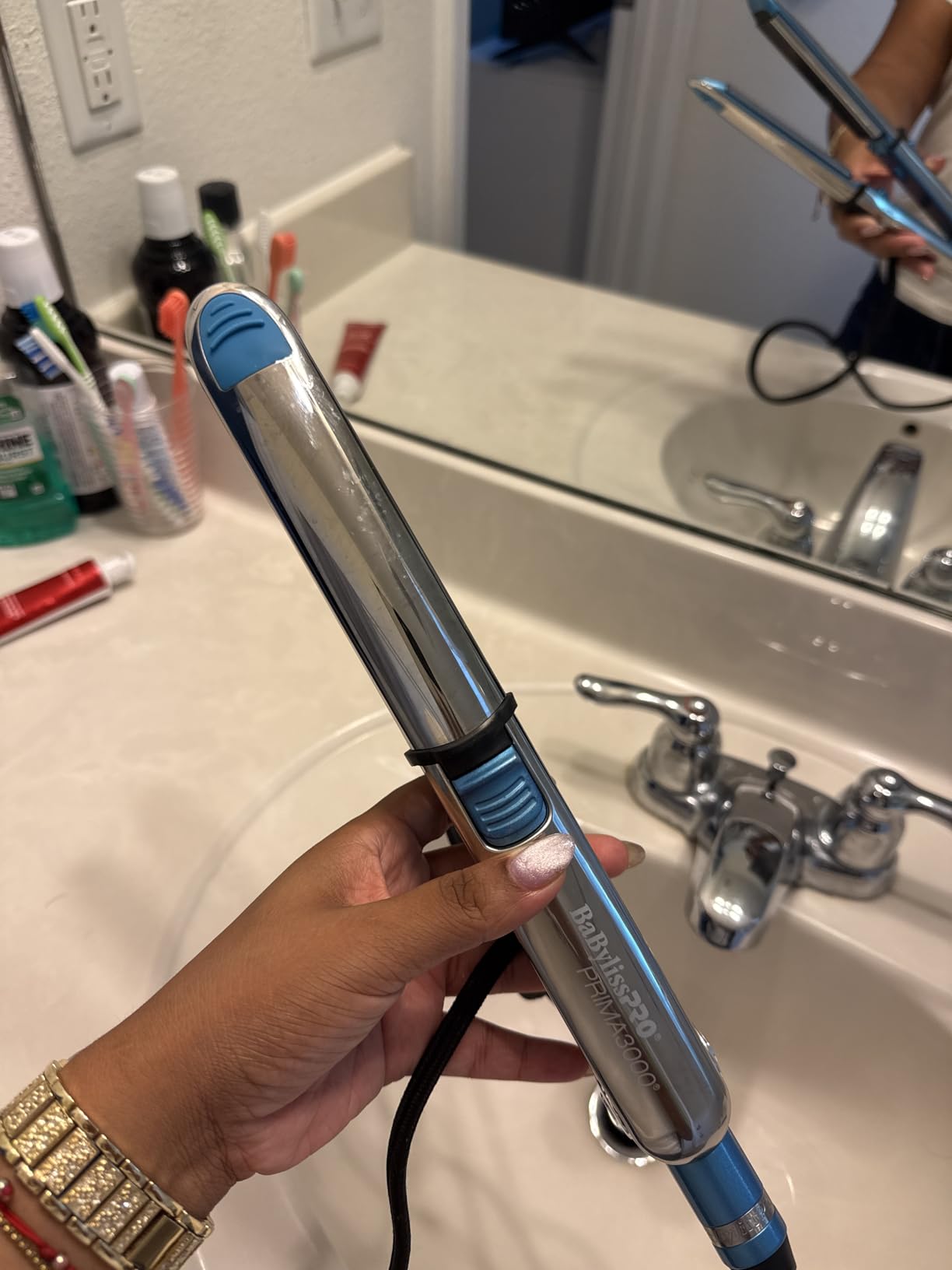 BaBylissPRO Nano Titanium Prima Ionic Hair Straightener – Professional Flat Iron & Curling Iron in One for Stylists, Pro Styling Hair Tool customer photo 2