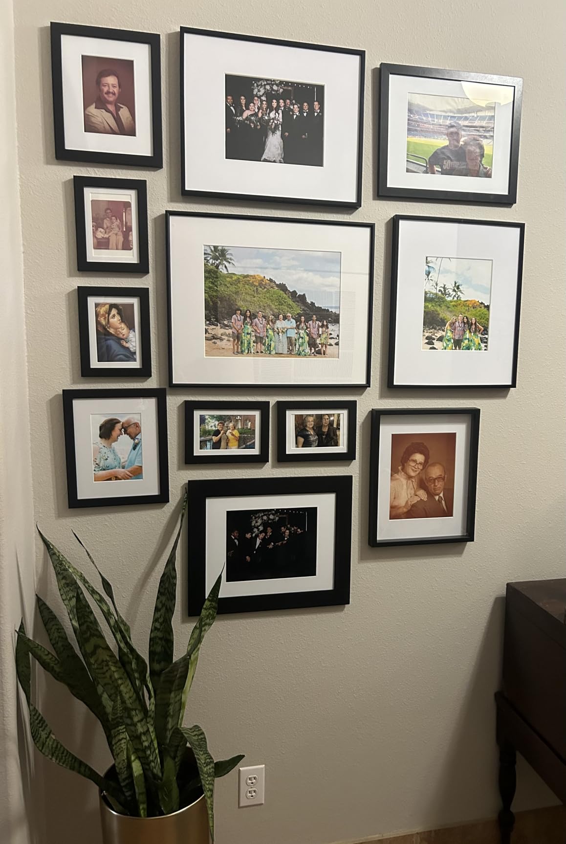 Americanflat Gallery Wall Frame Set of 7 - Black customer photo 1