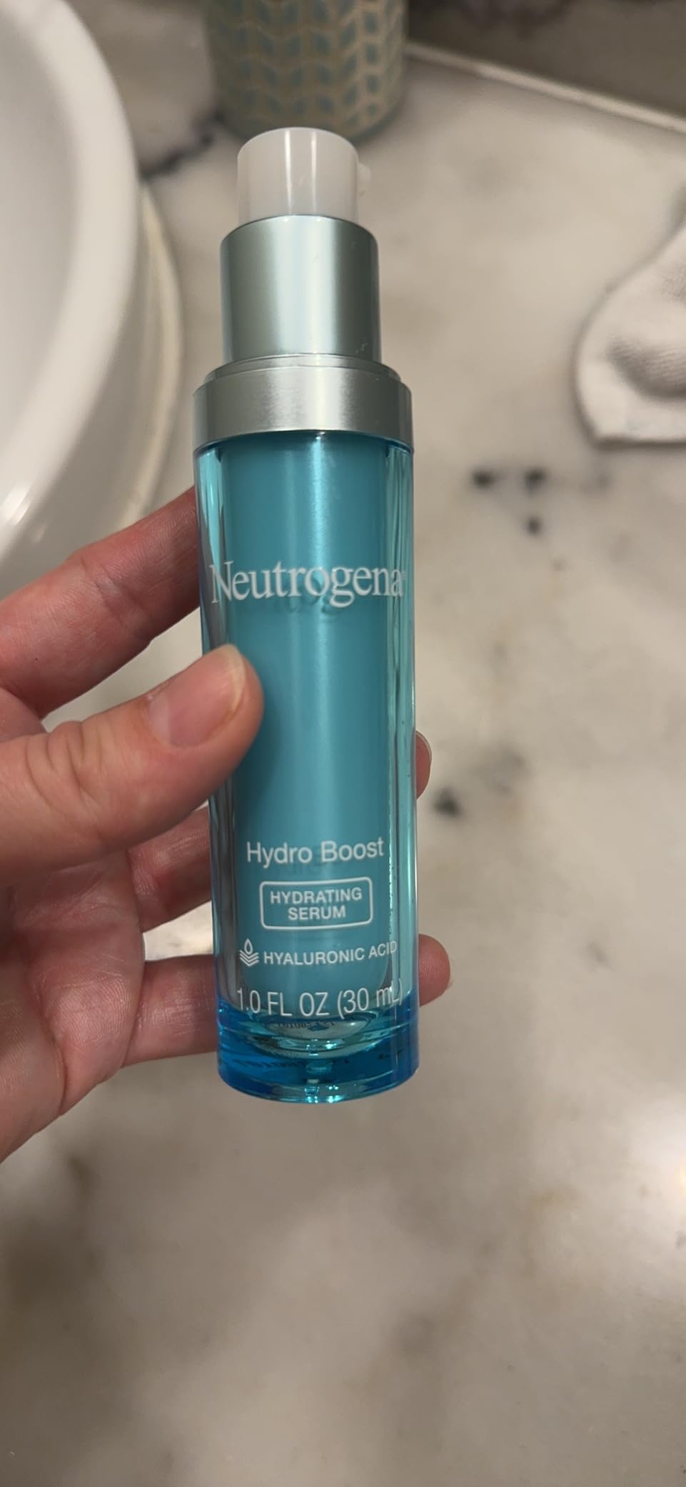 Neutrogena Hydro Boost Hydrating Serum with Hyaluronic Acid, 1 fl. oz | Purified Hyaluronic Acid, for Lightweight, Smooth and Supple Skin, Oil-Free, Non-Comedogenic customer photo 2