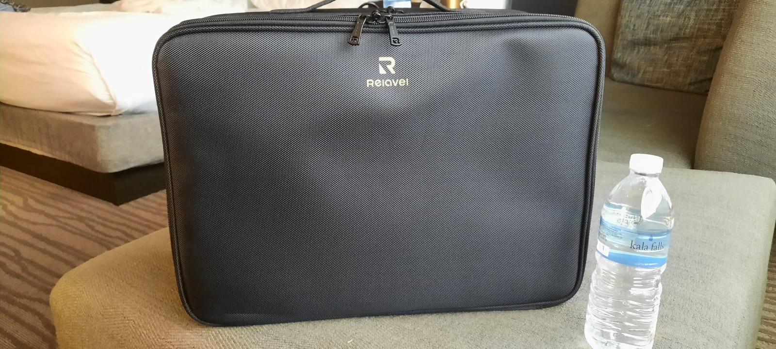 Relavel Extra Large Makeup Case Travel Makeup Train Case Professional Makeup Artist Bag Portable Nail Organizer Box Art Supply Case with Adjustable Dividers/Attach to Trolley/Shoulder Strap (Black) customer photo 2