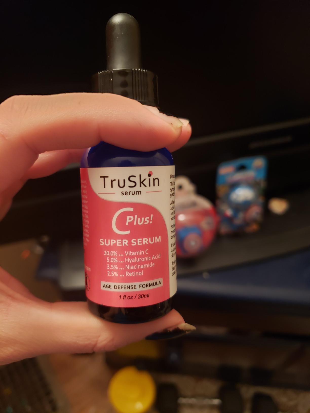 TruSkin Vitamin C Super Serum for Face, 5 Skin Benefits, 1 fl oz customer photo 1