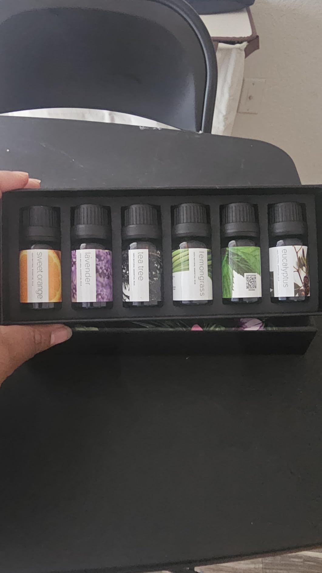 Essential Oils Set by Pure Aroma - Top 6 Aromatherapy Oils Gift Set-6 Pack, 10ml (Eucalyptus, Lavender, Lemongrass, Sweet Orange, Peppermint, Tea Tree) customer photo 2