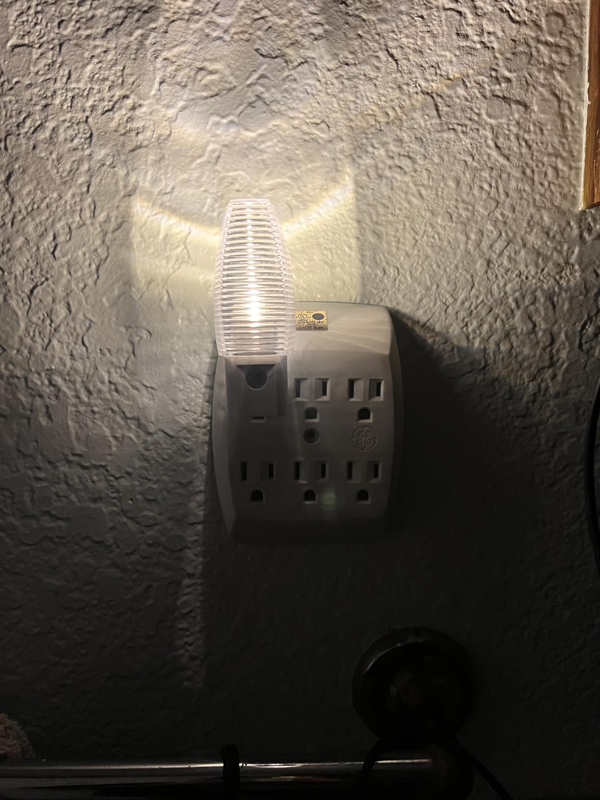Emotionlite Plug-in Night Light, Dusk to Dawn Sensor, Warm White, 4 Pack customer photo 1