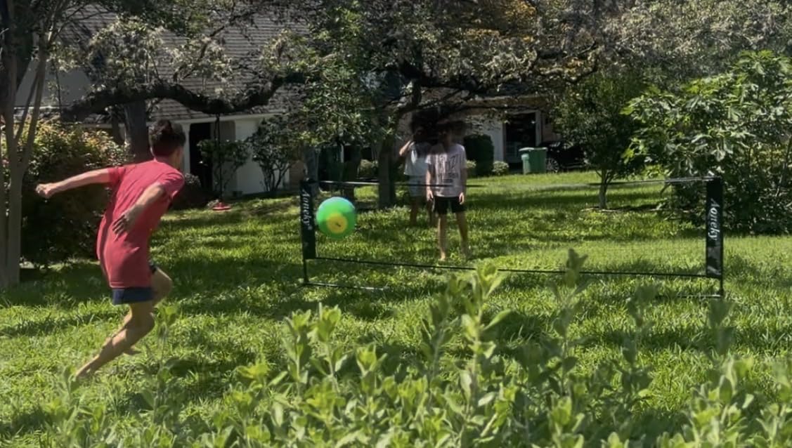 Aoneky Mini Portable Tennis Net for Driveway - Kids Soccer Tennis Net - Pickleball Net customer photo 2