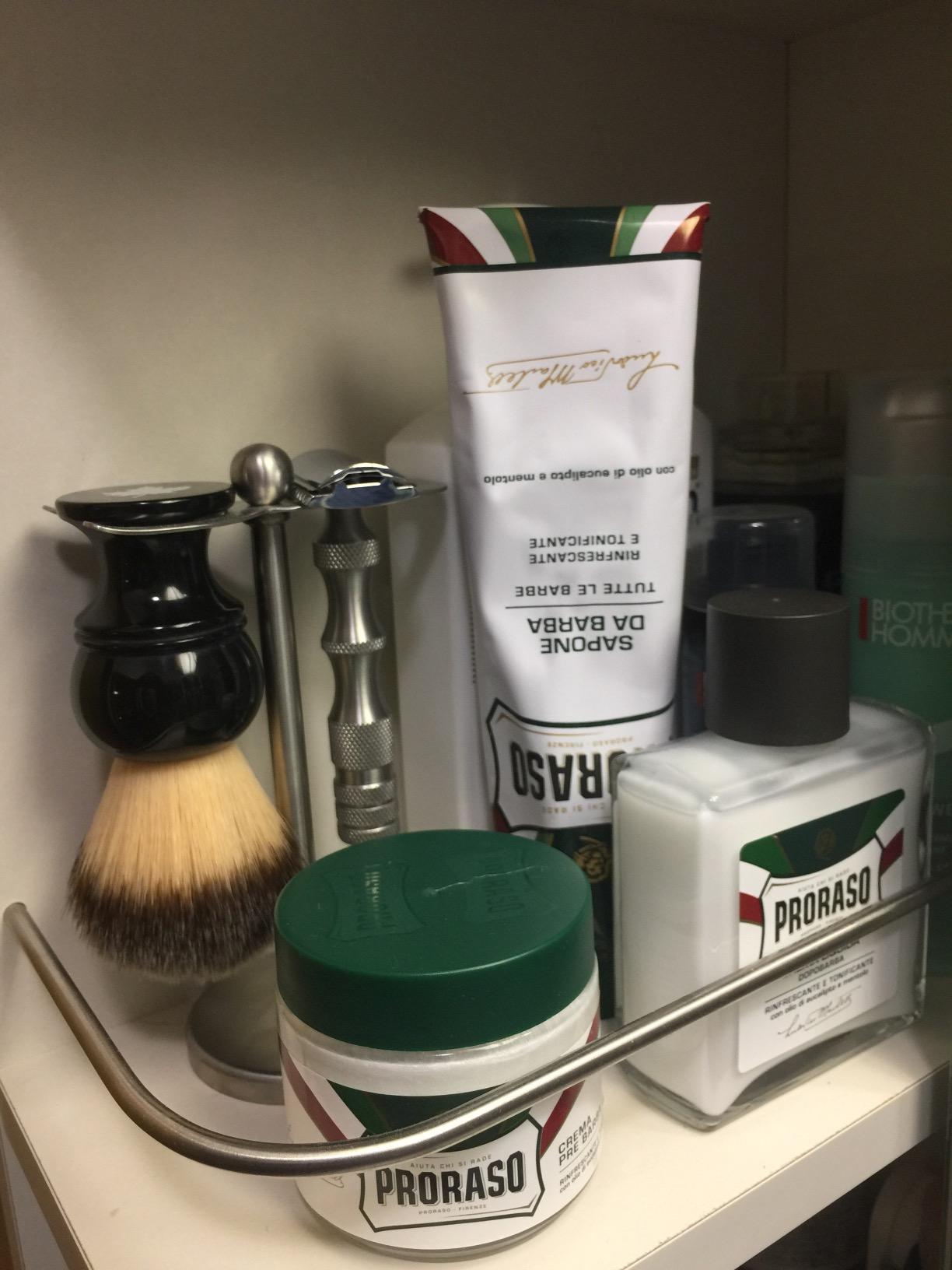 Proraso Shaving Kit - Vintage Gino Tin - Refreshing Pre Shave Cream, Shaving Cream & After Shave Balm for All Beard Types - Premium Italian Gift Set for Men in Collectable Tin customer photo 2