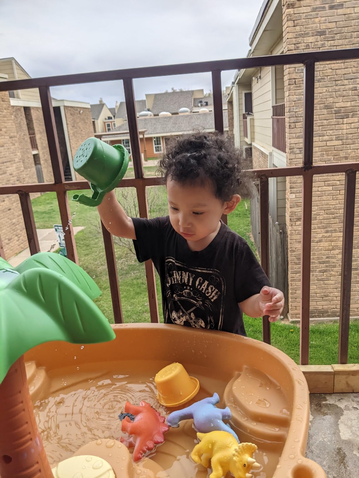 Step2 Dino Dig Sand and WaterTable, Kids Activity Sensory Playset, Summer Outdoor Toys, 7 Piece Water Toy Accessories, For Toddlers 2-5 Years Old customer photo 1