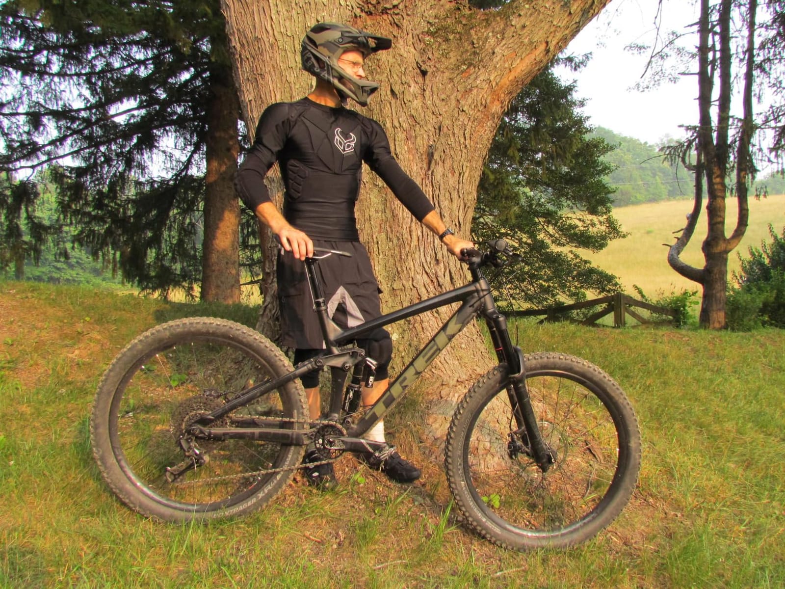 Demon Pro Fit Top Black- All Sport Padded Top customer photo 2