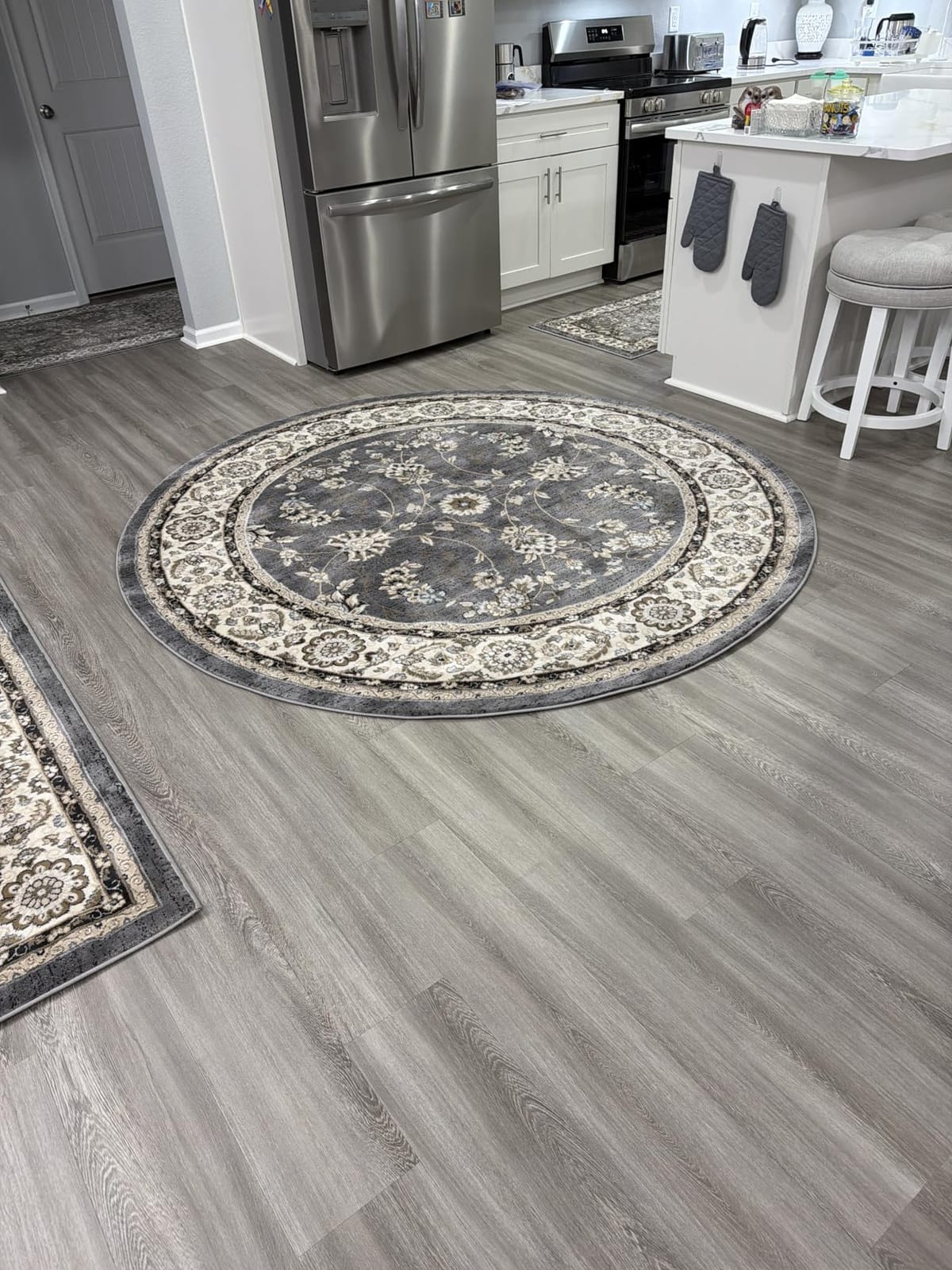 SAFAVIEH Lyndhurst Collection Area Rug - 9' x 12', Grey & Cream, Traditional Oriental Design, Non-Shedding & Easy Care, Ideal for High Traffic Areas in Living Room, Bedroom (LNH340G) customer photo 1
