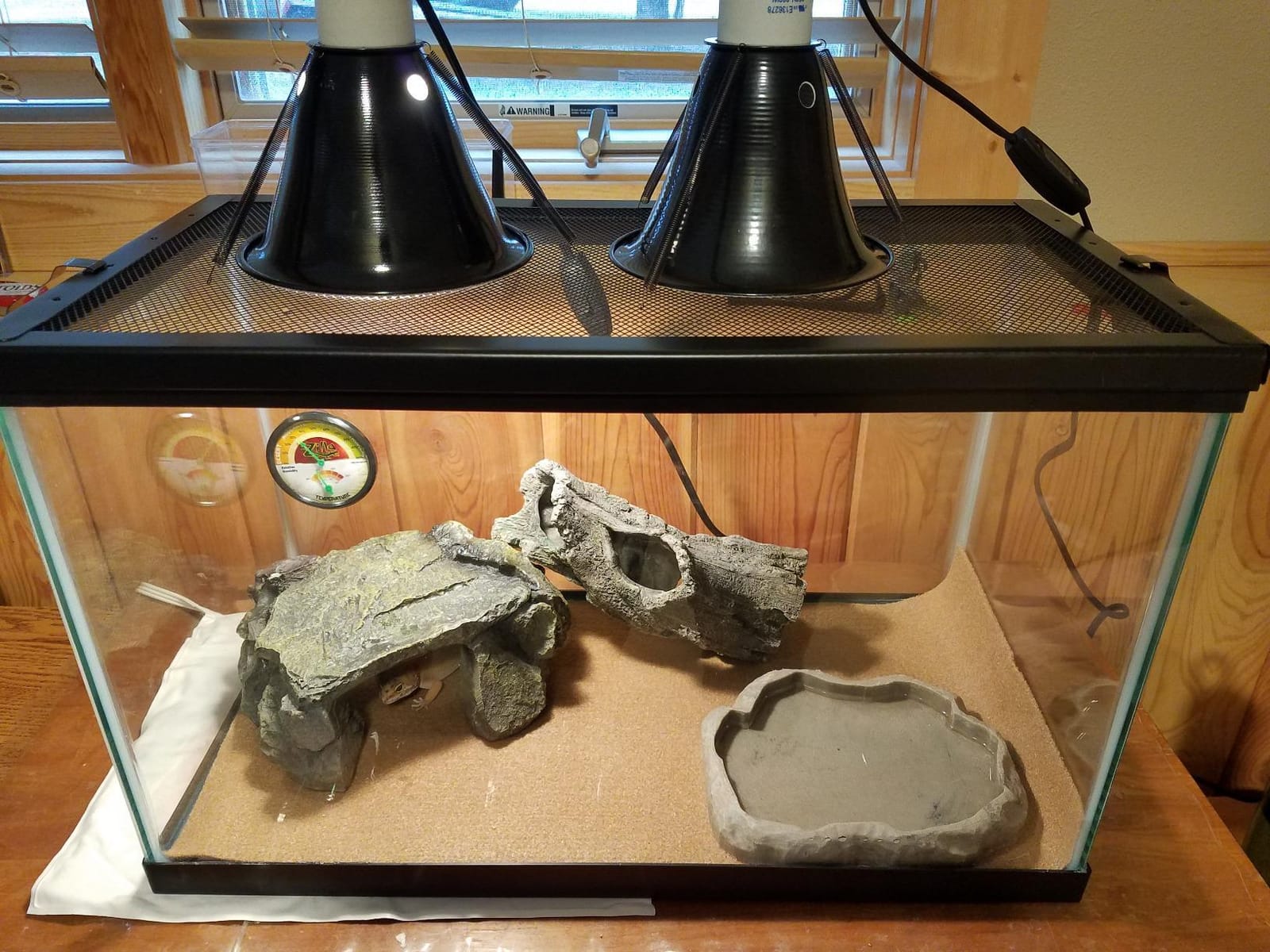 Zilla 10 Gallon Reptile Starter Habitat Kit, Leopard Gecko Tank customer photo 1