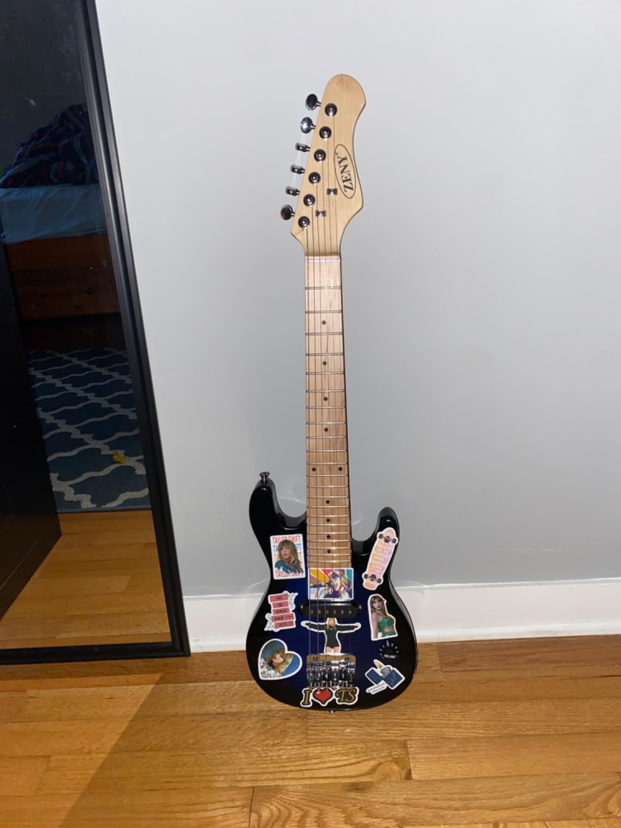 ZENY 30 inch Kids Electric Guitar with 5w Amp, Gig Bag, Strap, Cable, Strings and Picks Guitar Combo Accessory Kit, Blue customer photo 1