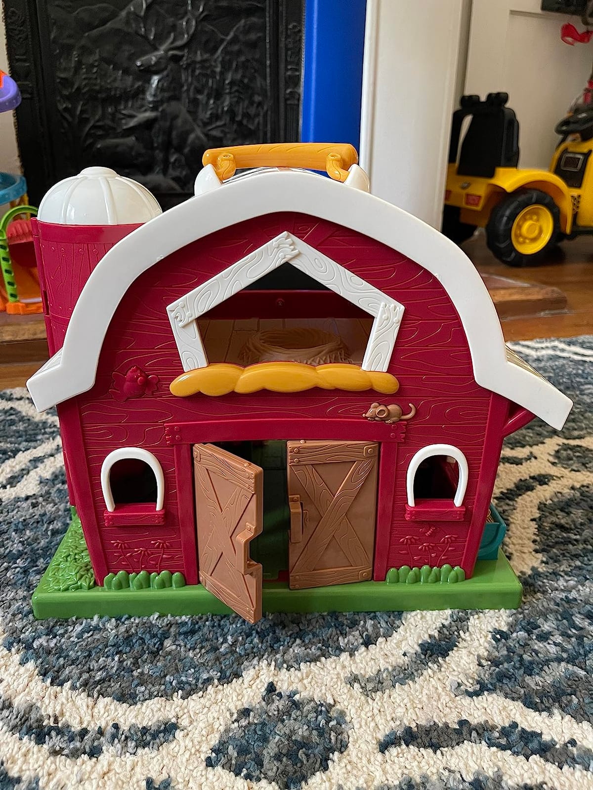 Battat– Big Red Barn, Animal Farm Playset – Learning Toy for Toddlers - Large Farm Playset (13.5