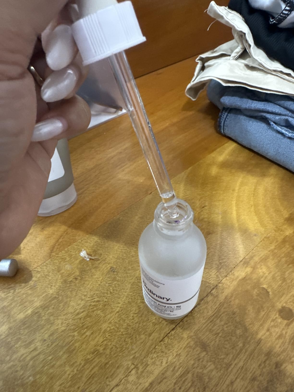 The Ordinary Hyaluronic Acid 2% + B5 (with Ceramides), Multi-Depth Hydration Serum for Plumper, Smoother Skin customer photo 2