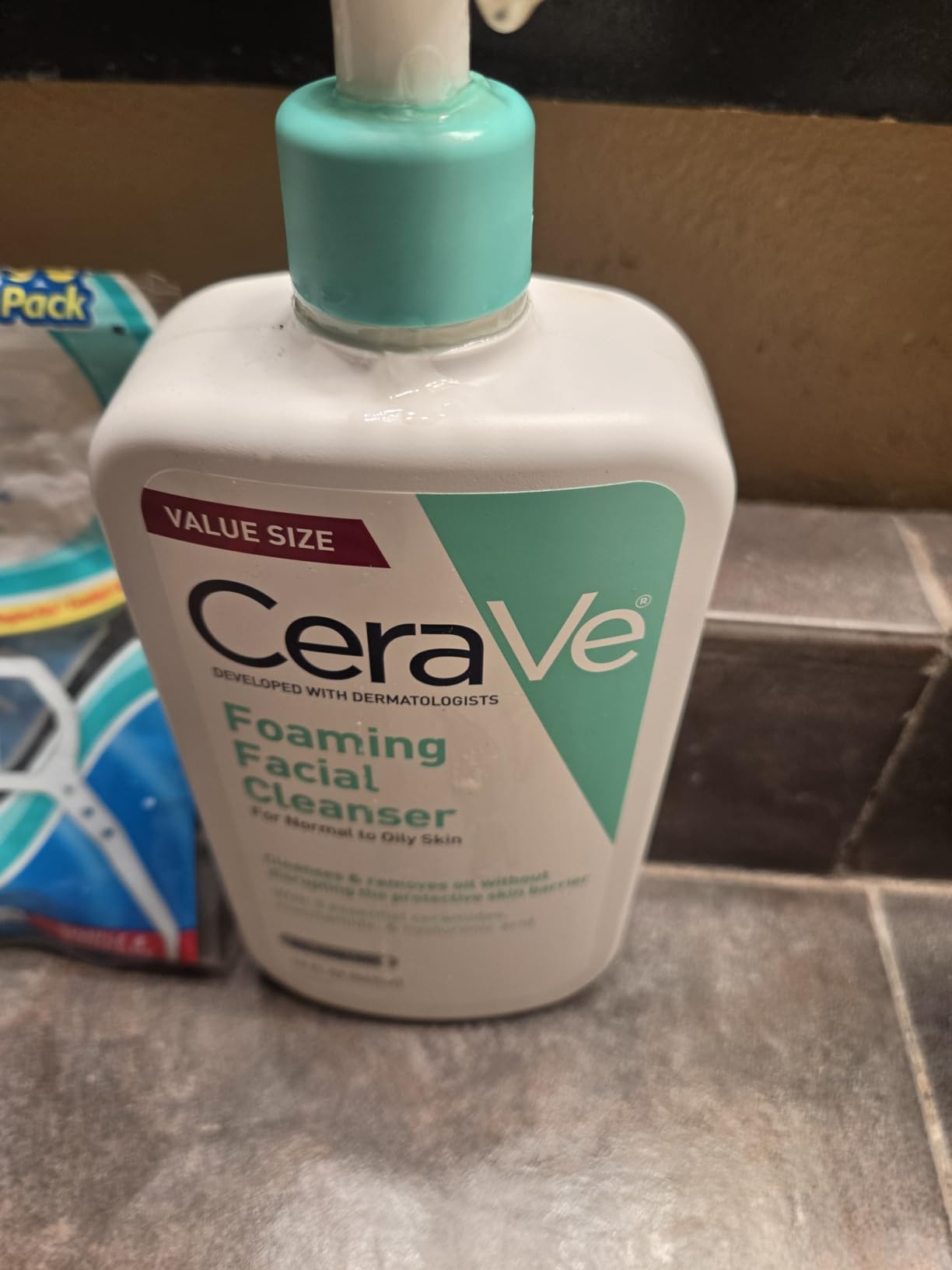 CeraVe Foaming Facial Cleanser, Face Wash for Oily Skin, 16fl oz customer photo 1