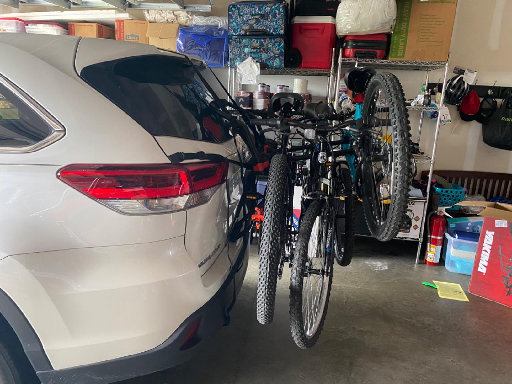 YAKIMA, HangOut Car Trunk Bike Rack, 3 Bike Capacity customer photo 2
