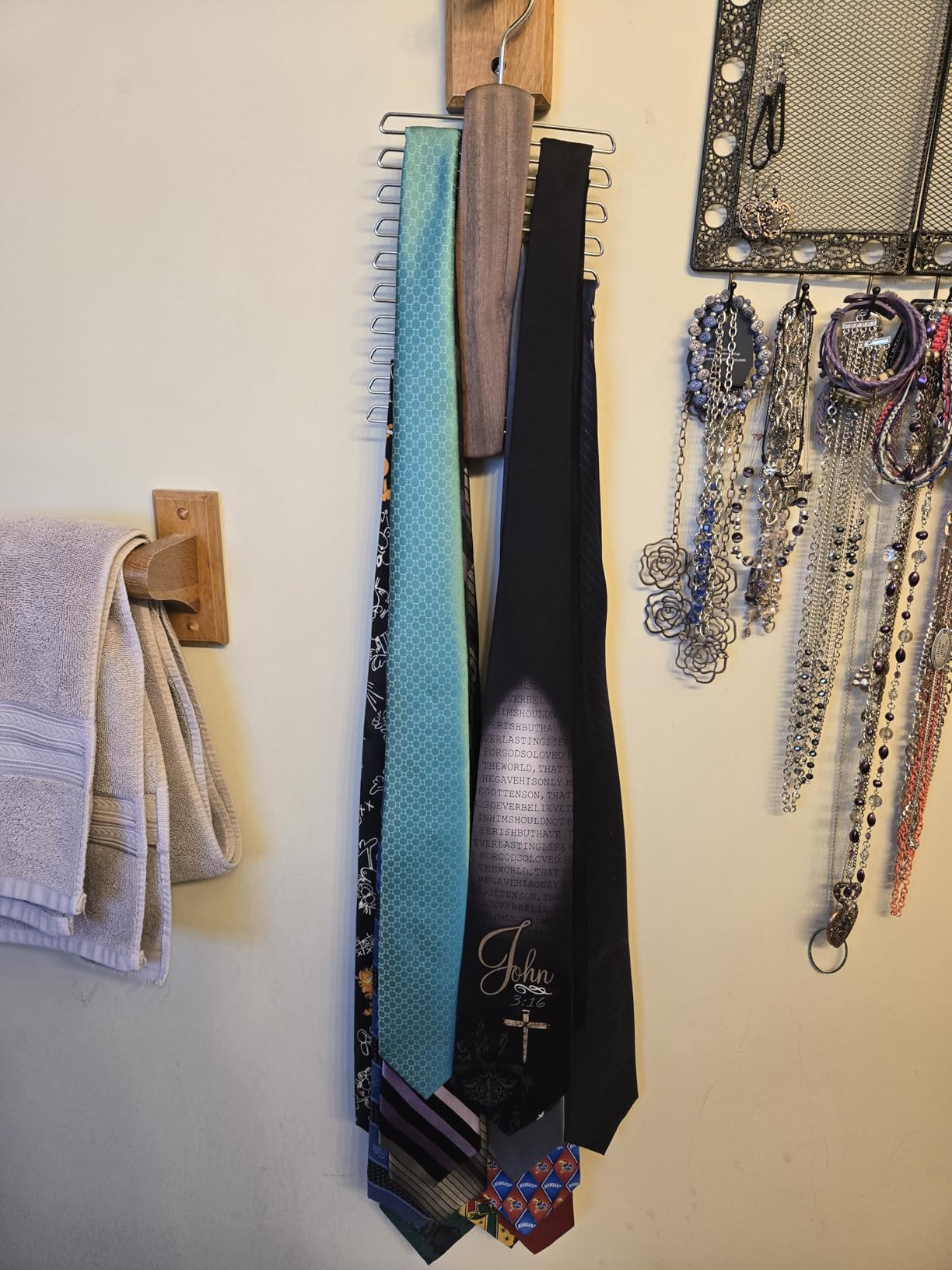 Umo Lorenzo Premium Wooden Necktie and Belt Hanger, Walnut Wood Center Organizer and Storage Rack with a Non-Slip Finish - 20 Hooks (Wooden)… customer photo 2