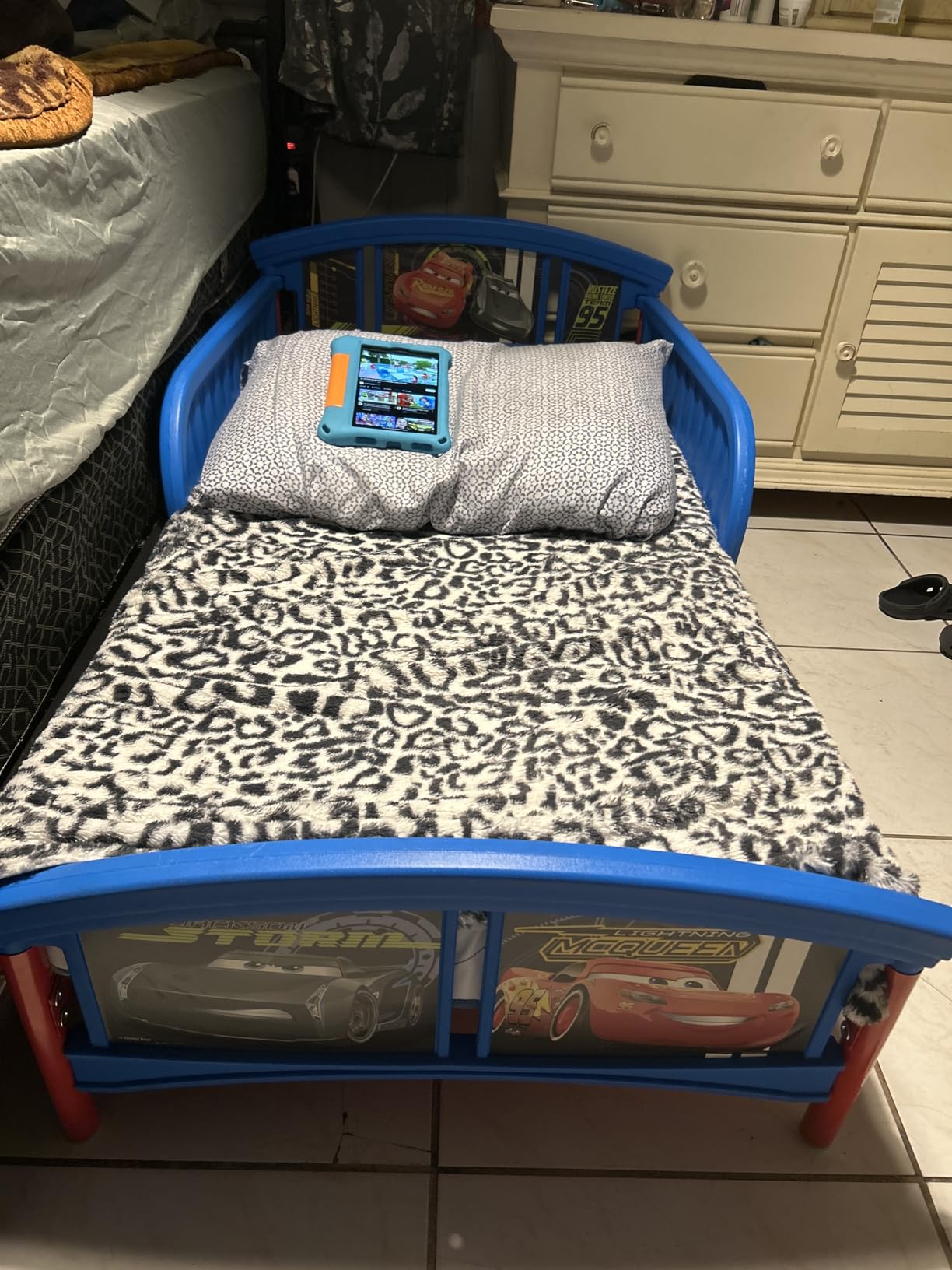 Delta Children Plastic Toddler Bed, Disney/Pixar Cars | Low-to-Floor Toddler Bed with Included Safety Rails, BSA Certified, Fits Full-Size Crib Mattress customer photo 1