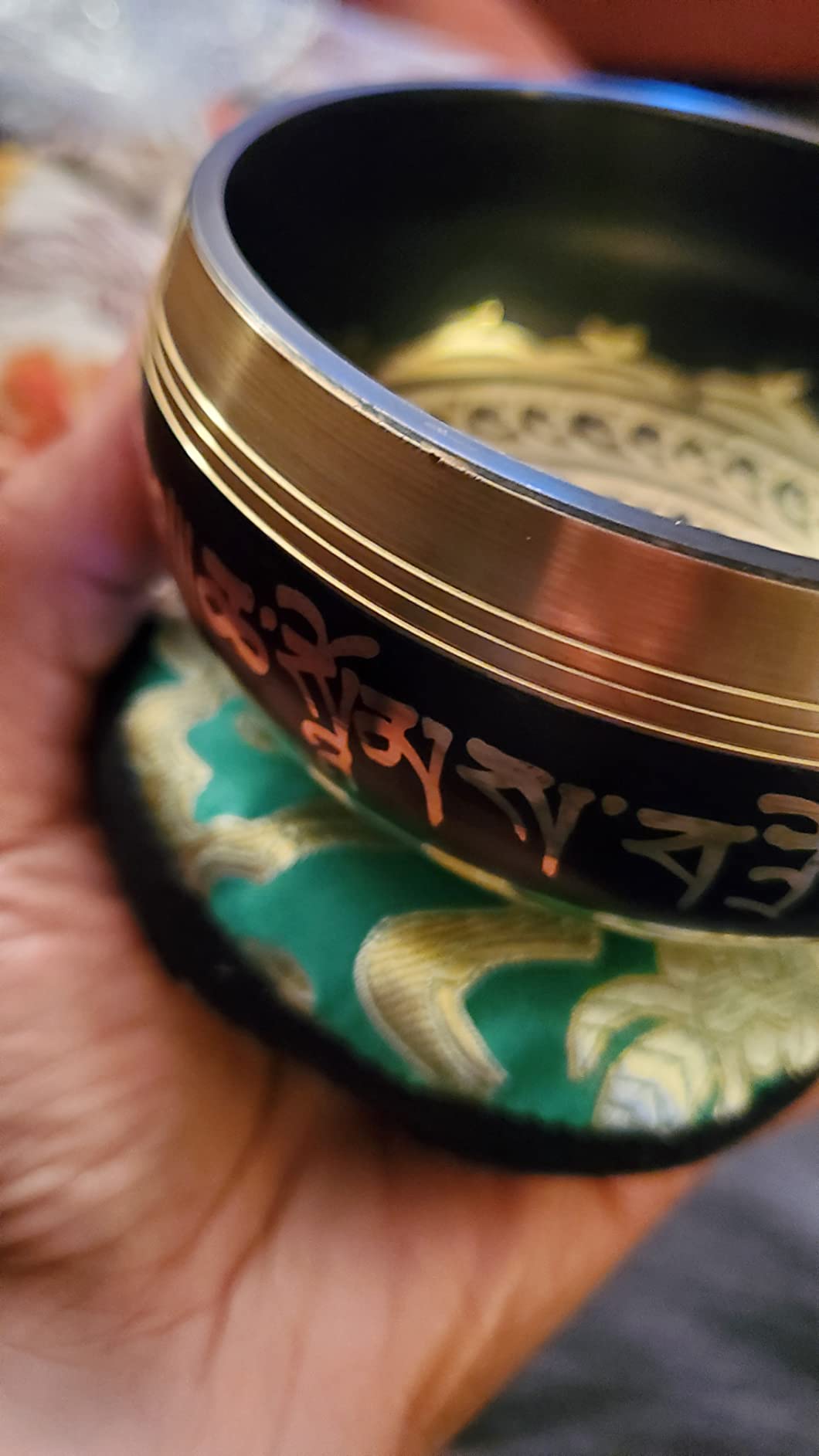Silent Mind Tibetan Singing Bowl Set – Easy to Play & Beginner Friendly Meditation Bowl with Cushion & Mallet | Stress Relief & Mindfulness | Gift-Ready customer photo 2
