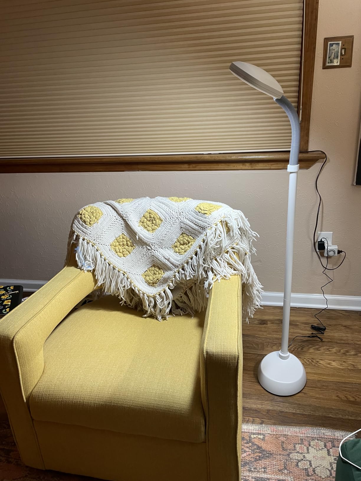 Brightech Litespan - Bright LED Floor Reading Lamp for Over Chair Crafts and Reading, Estheticians' Light for Lash Extensions, Adjustable Standing Lamp for Living Room, Bedroom, Office - White customer photo 1