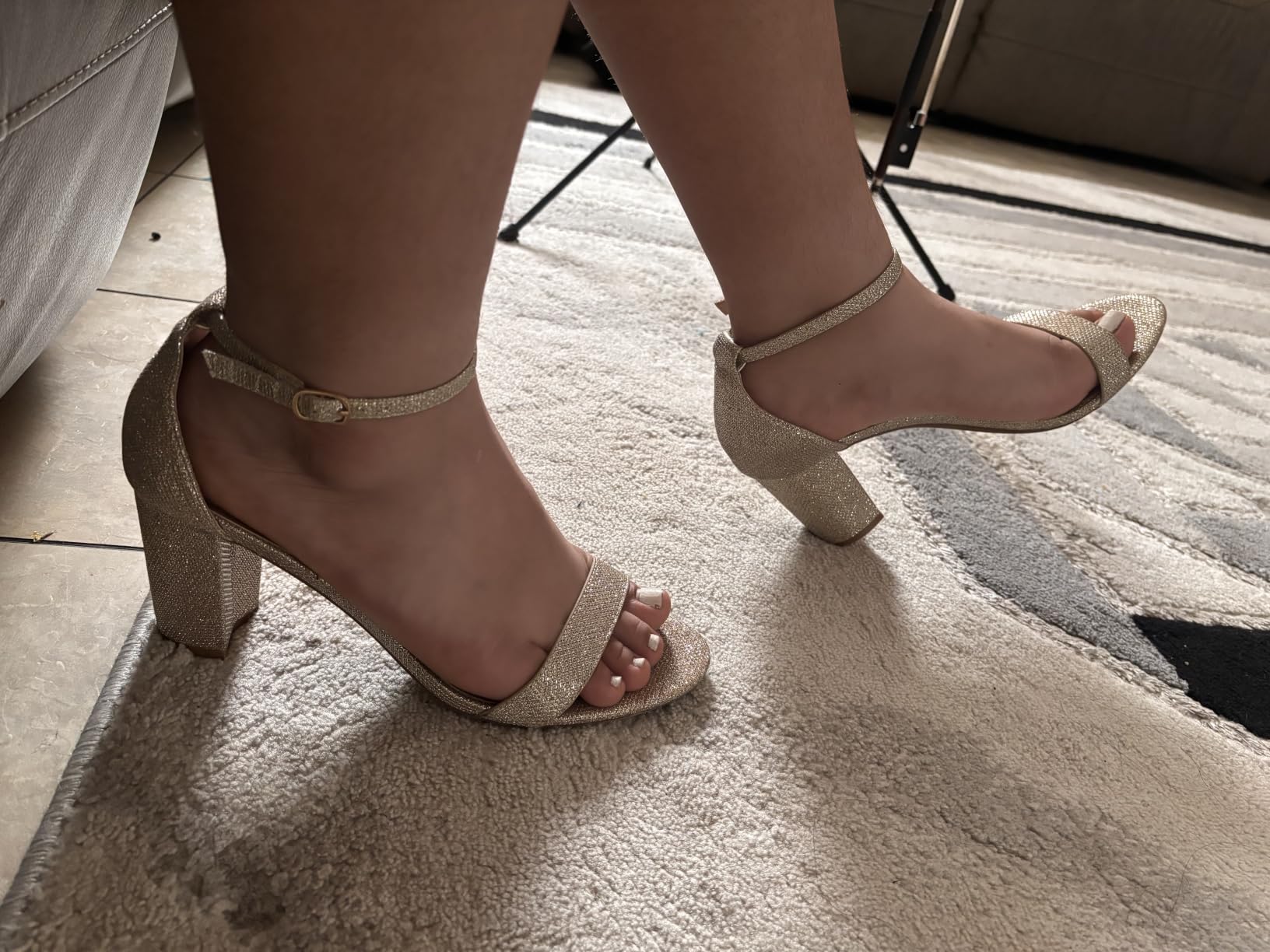 DREAM PAIRS Women's Comfort Block Heel Sandals customer photo 2