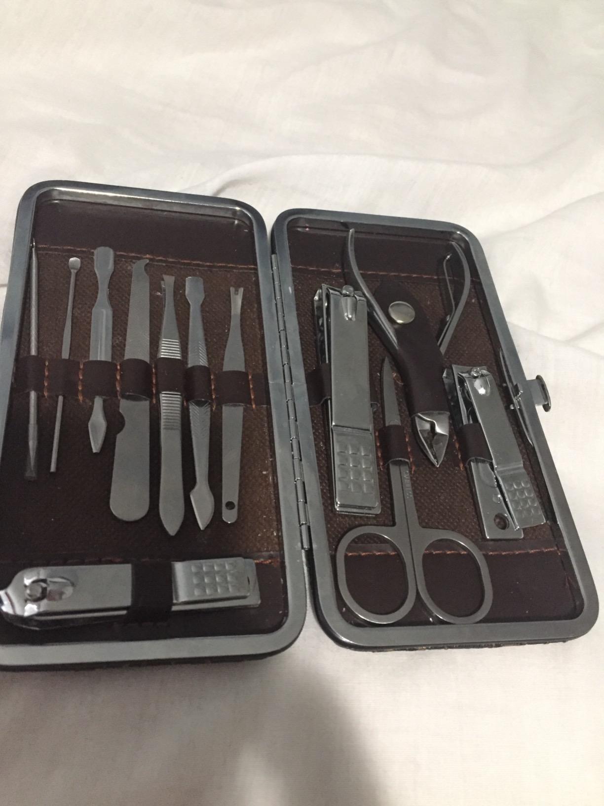 Professional Manicure and Pedicure Kit, 12-Piece Premium Grooming Set with Nail Clippers, Facial Care Tools, and Luxurious Travel Case for Men and Women customer photo 1