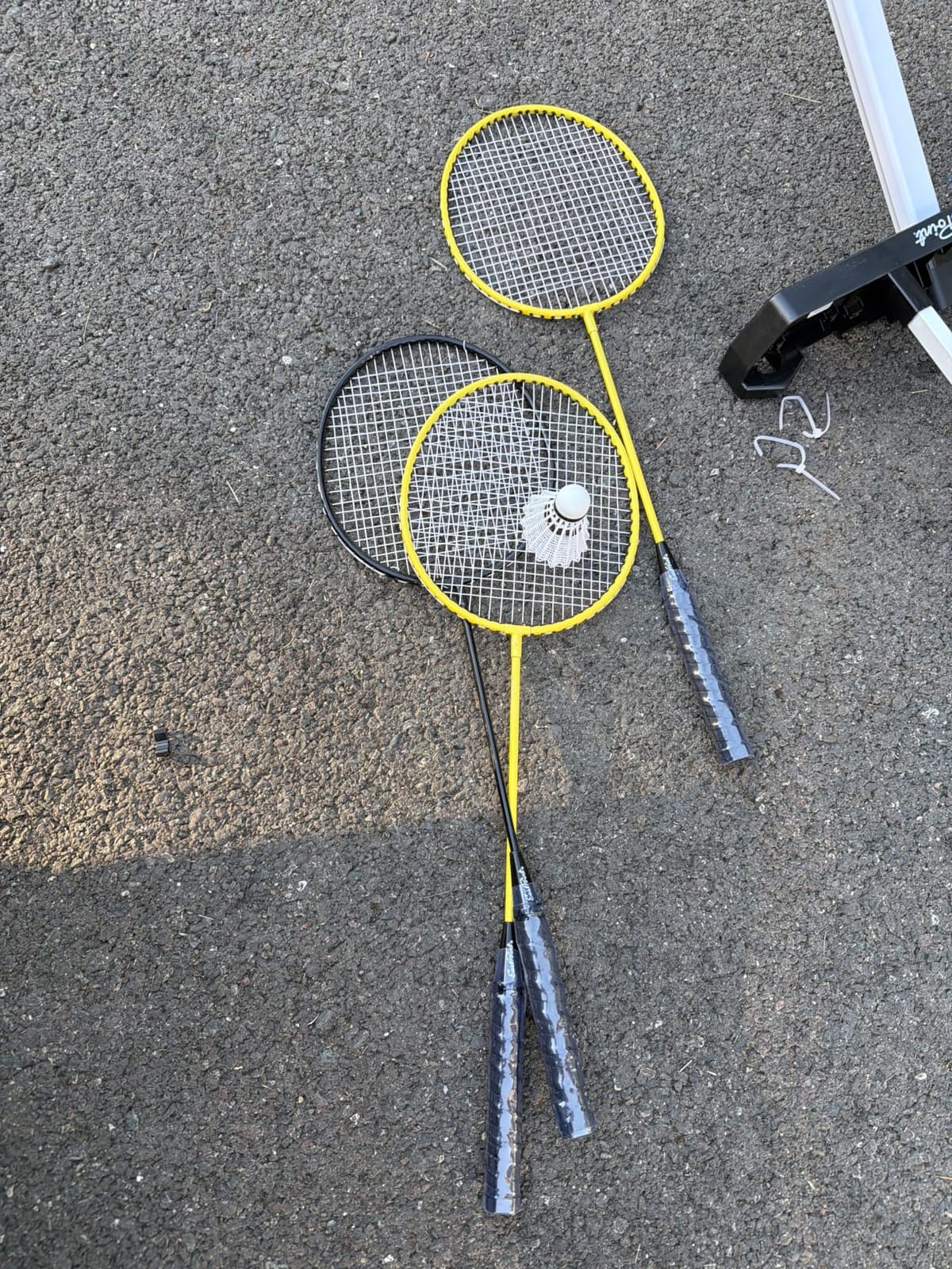 EastPoint Badminton Set, 4 Rackets, 2 Shuttlecocks, 15' Net, Outdoor Games | Portable, Self-Packing, Easy Setup & Take Down, Backyard Games, Kids Games, Camping Fun customer photo 1