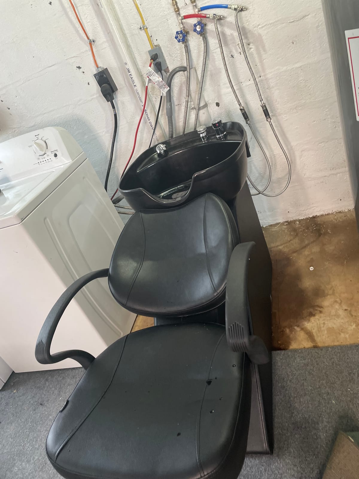 Ainfox Shampoo Barber Backwash Chair, ABS Plastic Shampoo Bowl Sink Chair for Spa Beauty Salon (Black) customer photo 2