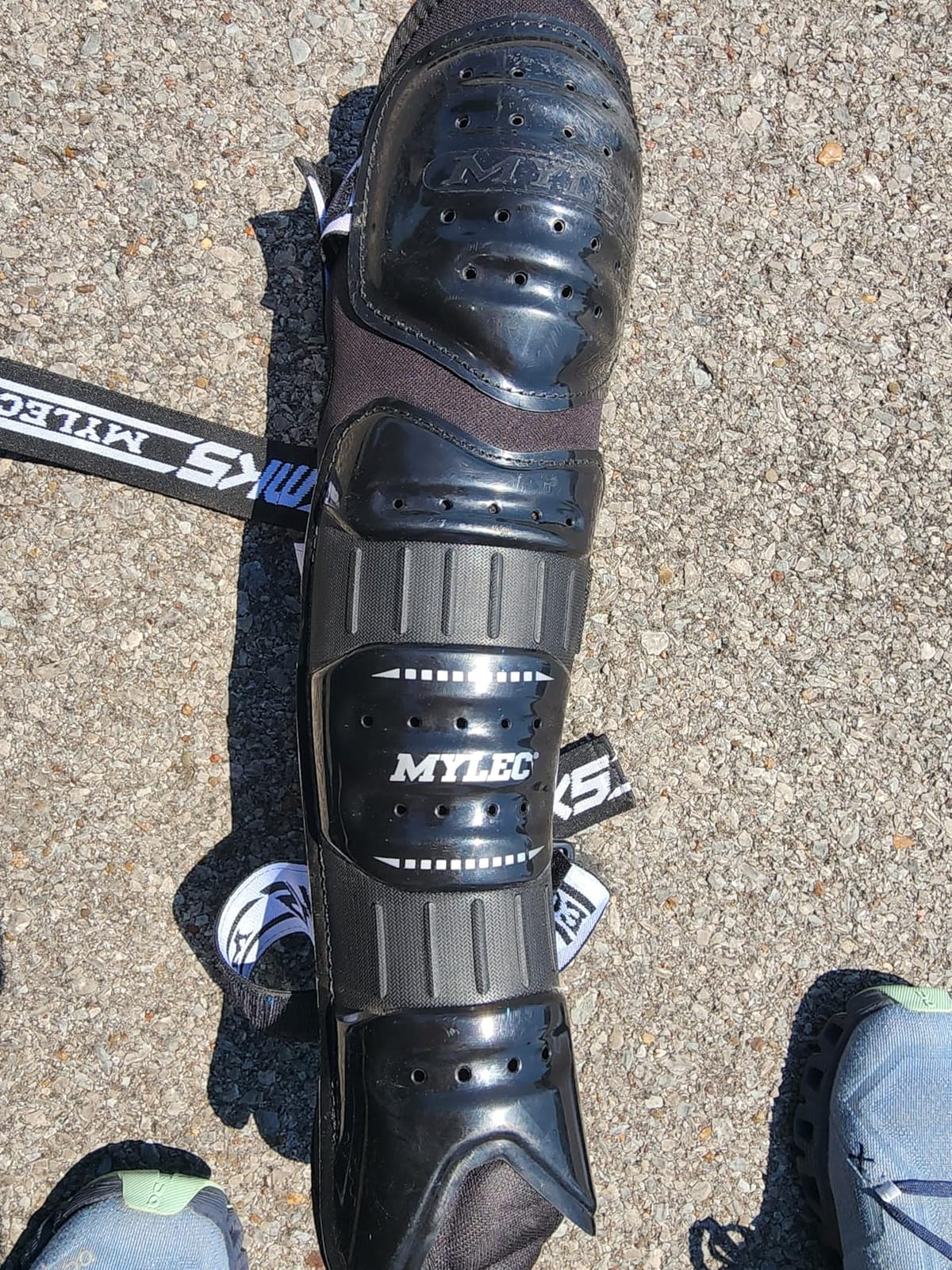 MyLec MK5 Street/DEK Shin Pad, Lightweight & Durable Hockey Accessories, 360° Straps, Hard Front Shells, Breathable Material, Metatarsal Padding Ice Hockey Shin Guards, Foam Rubber customer photo 1