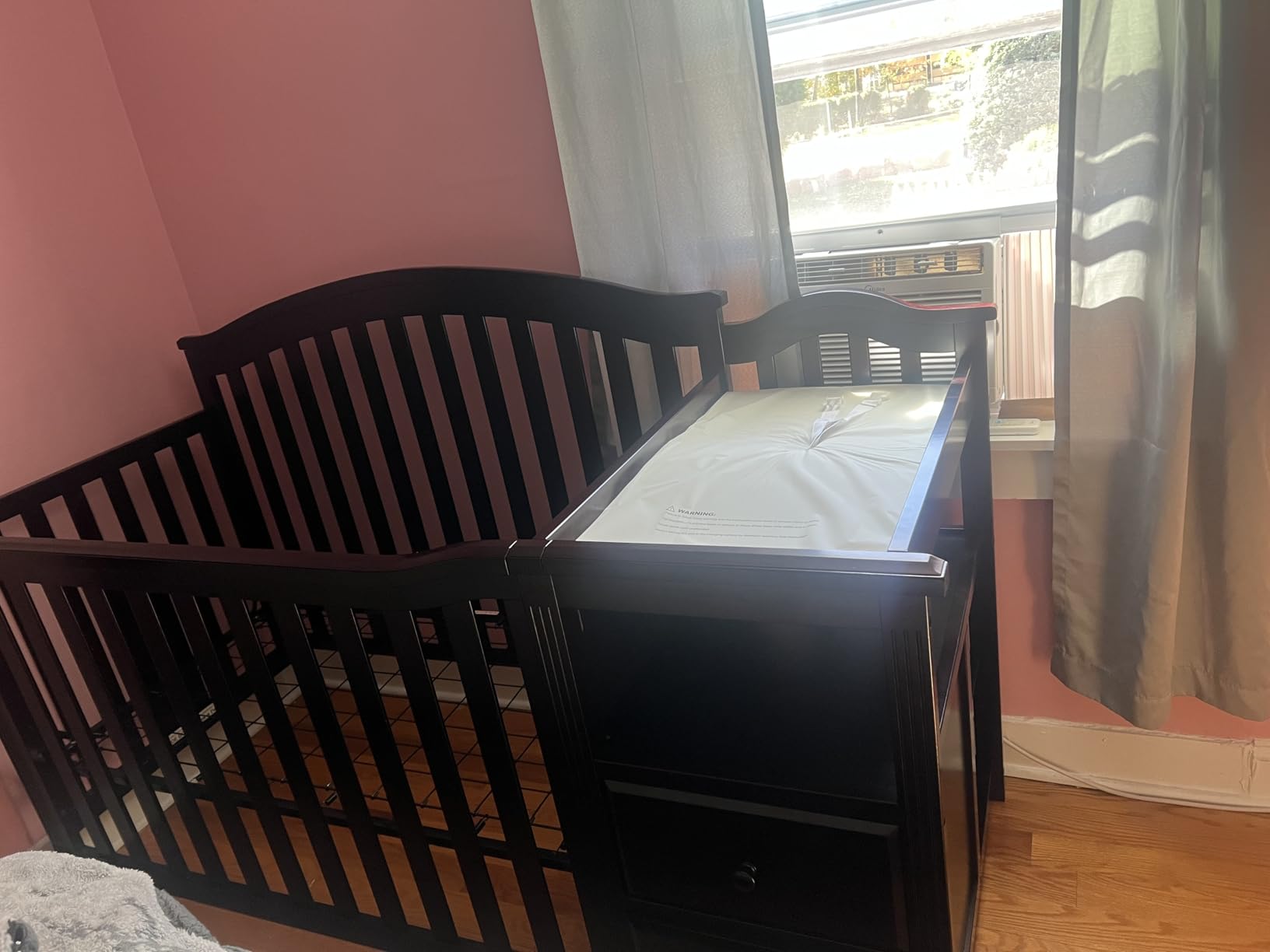 Sorelle Furniture Berkley Crib and Changer with Slat Panel Back Classic -in- Convertible Diaper Changing Table Non-Toxic Finish Wooden Baby Bed Toddler Childs Daybed Full-Size Nursery - White customer photo 2