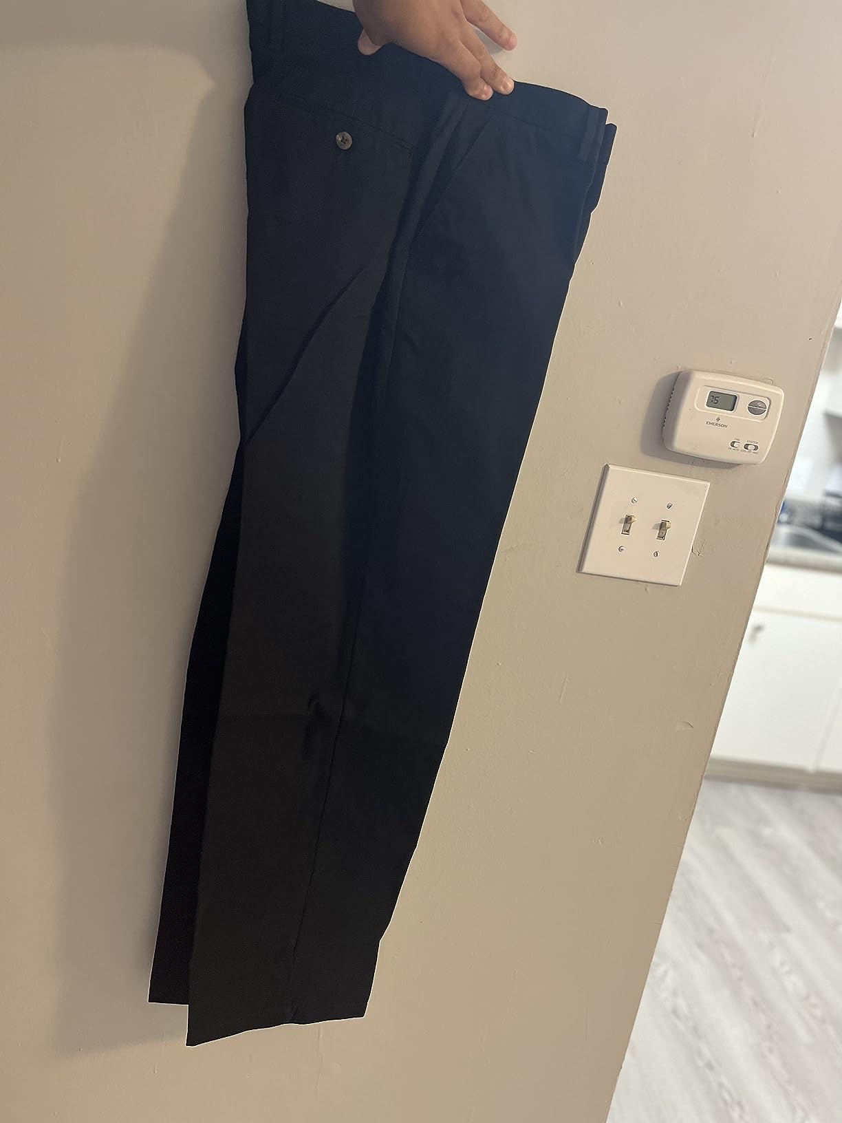 Amazon Essentials Men's Classic-Fit Wrinkle-Resistant Flat-Front Chino Pant (Available in Big & Tall) customer photo 1