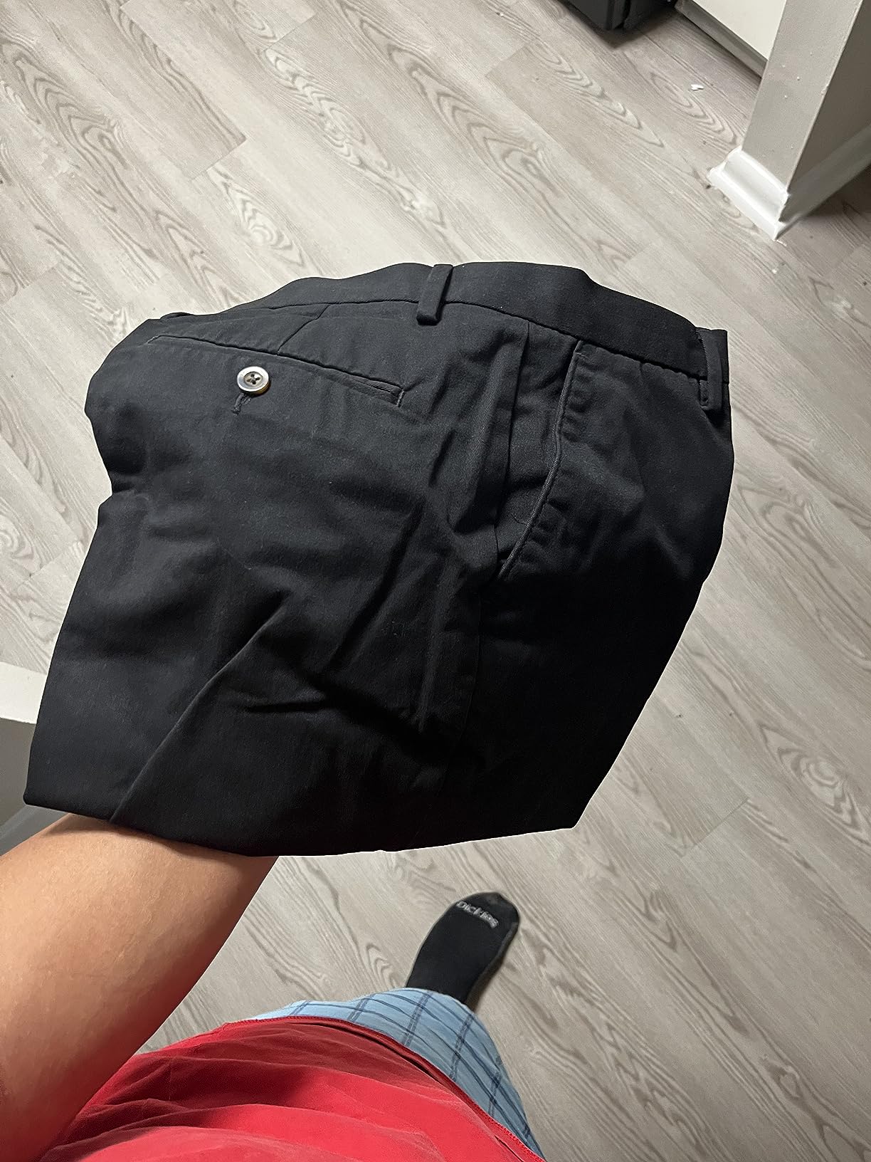 Amazon Essentials Men's Classic-Fit Wrinkle-Resistant Flat-Front Chino Pant (Available in Big & Tall) customer photo 2