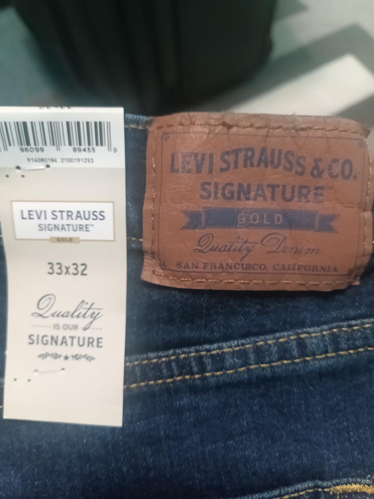Levi Strauss Signature Gold Men's Relaxed Fit Flex Jeans customer photo 2