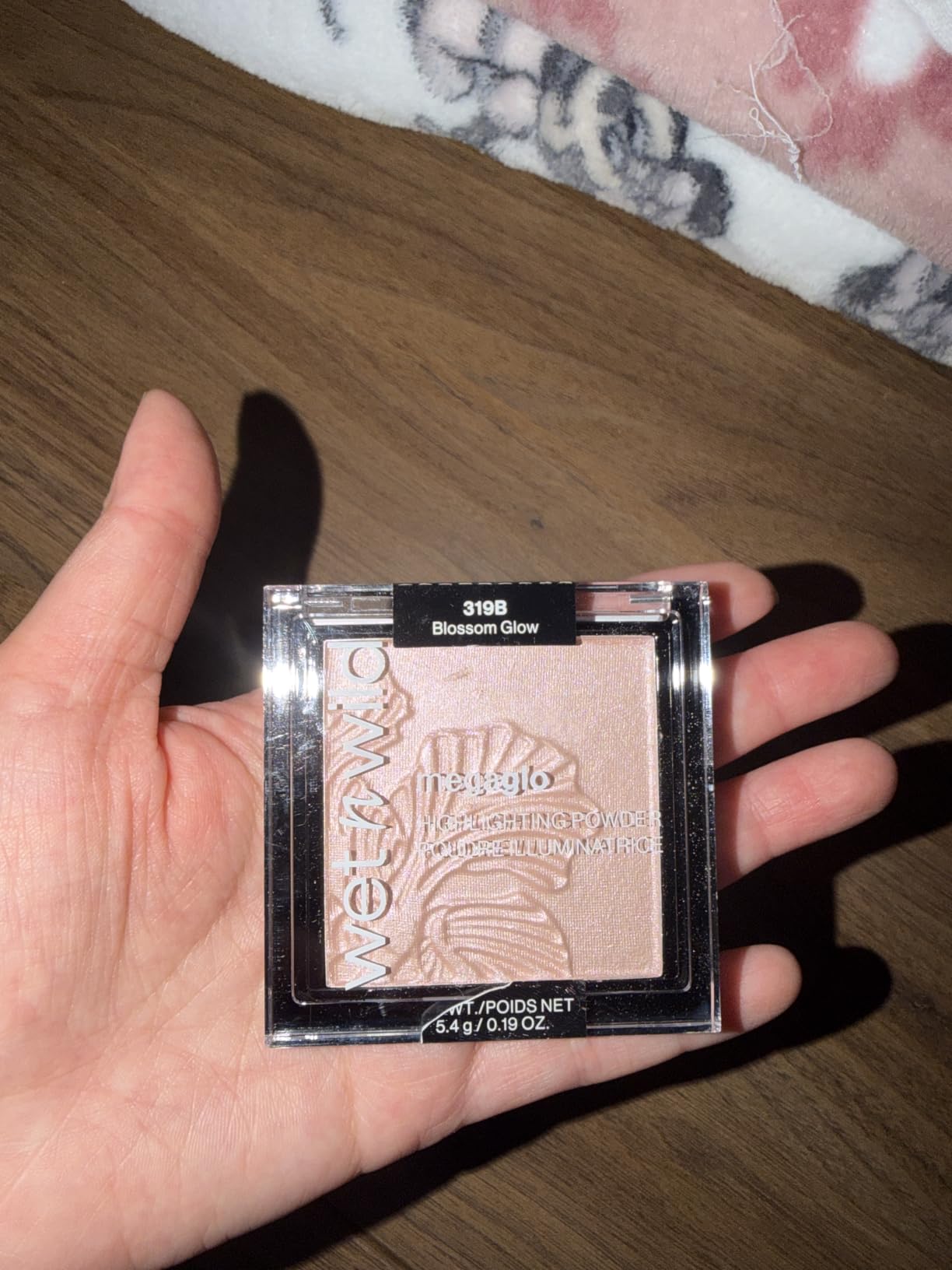 wet n wild MegaGlo Highlighting Powder Warm Gold Golden Flower Crown customer photo 2