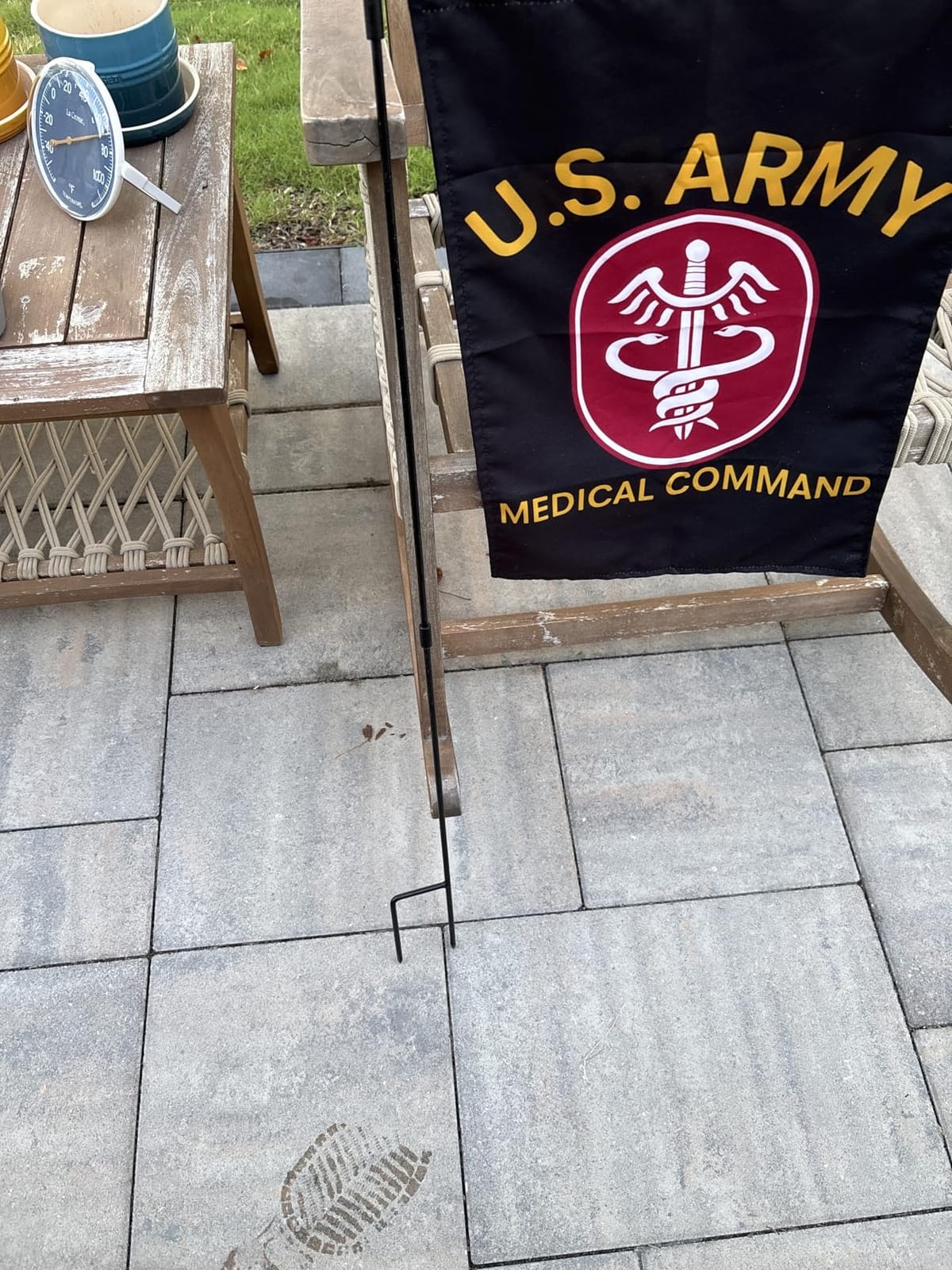 HOOSUN Garden Flag Stand, Premium Garden Flag Holder Pole Metal Powder-Coated Weather-Proof Paint with Garden Flag Clip and Spring Stoppers Without Flag Garden Decorations customer photo 2