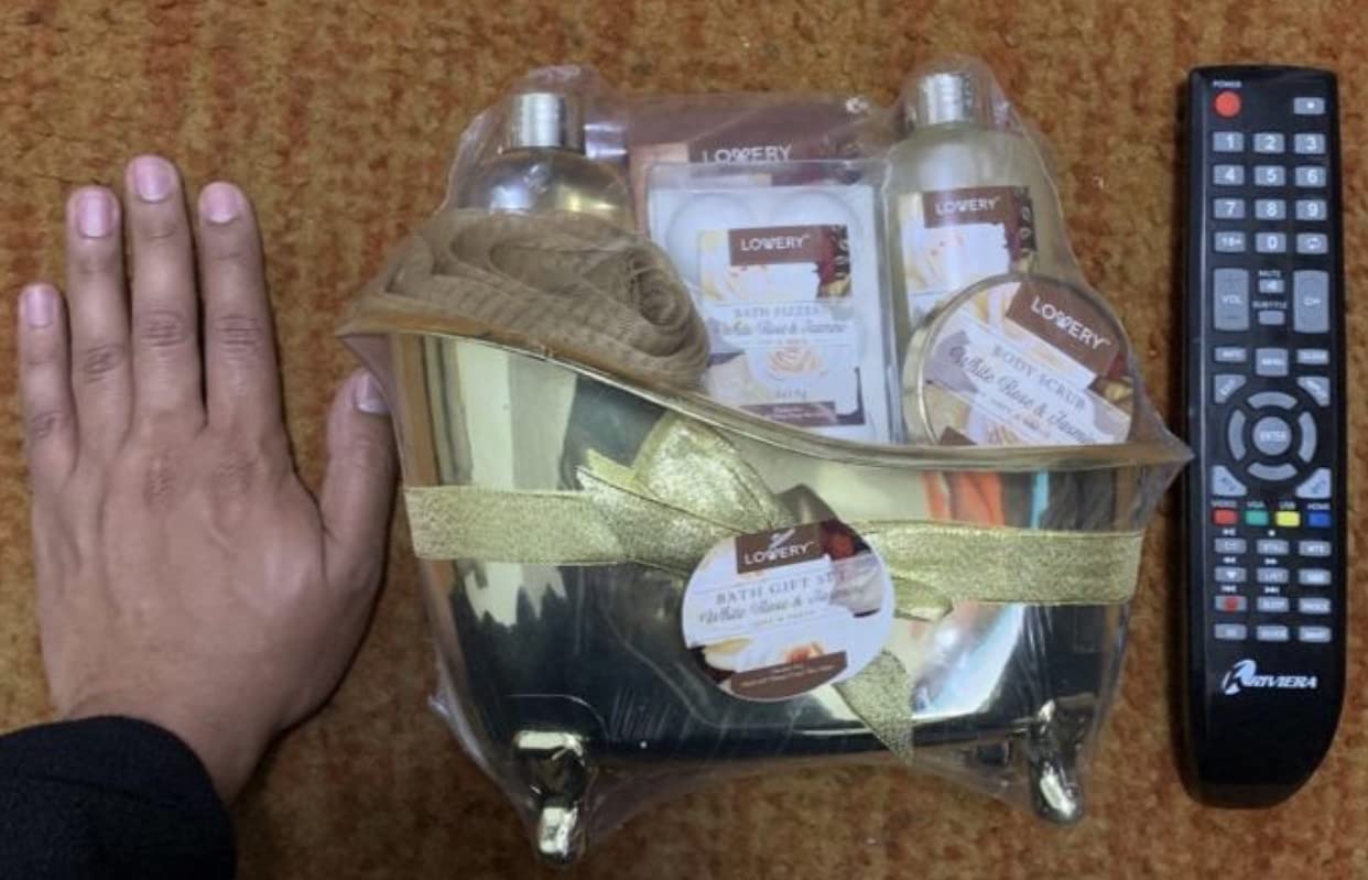 Gifts for Women Home Spa Gift Basket, Luxury 13pc Bath & Body Set Men & Women, White Rose & Jasmine Scent - Shower Gel, Bubble Bath, Body Scrub, Salts, 6 Bath Bombs, Pouf, Cosmetic Bag & Gold Tub customer photo 2