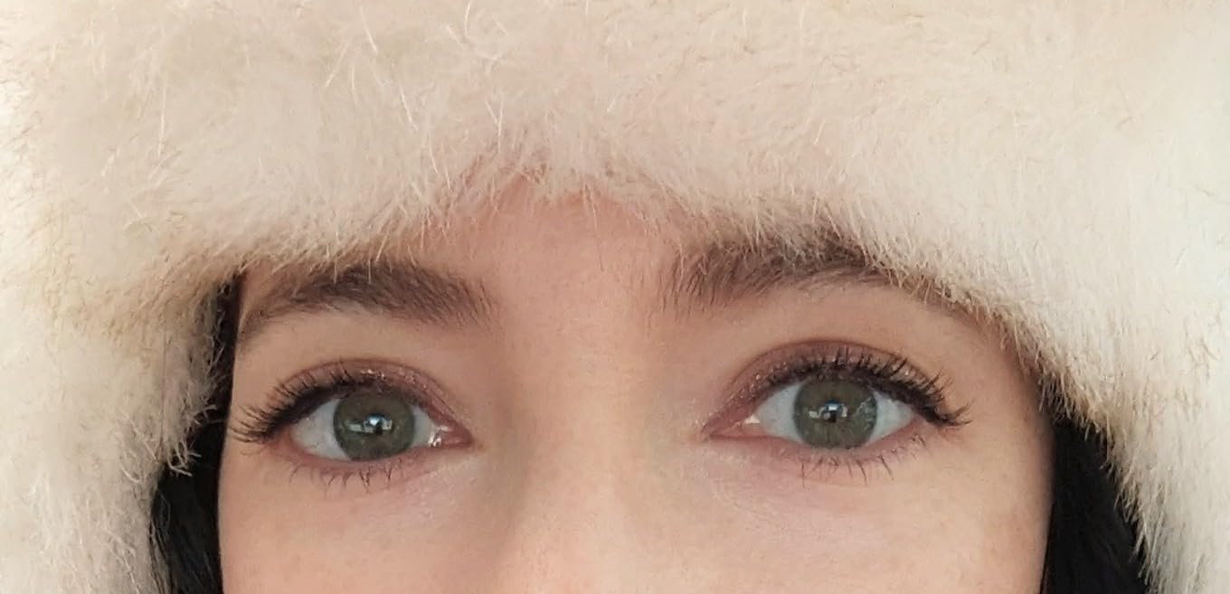 Kiss Looks So Natural, False Eyelashes, 'Shy', 12mm, Includes 5 Pairs Of Lashes, Easy to Apply, Reusable Lash Clusters customer photo 2