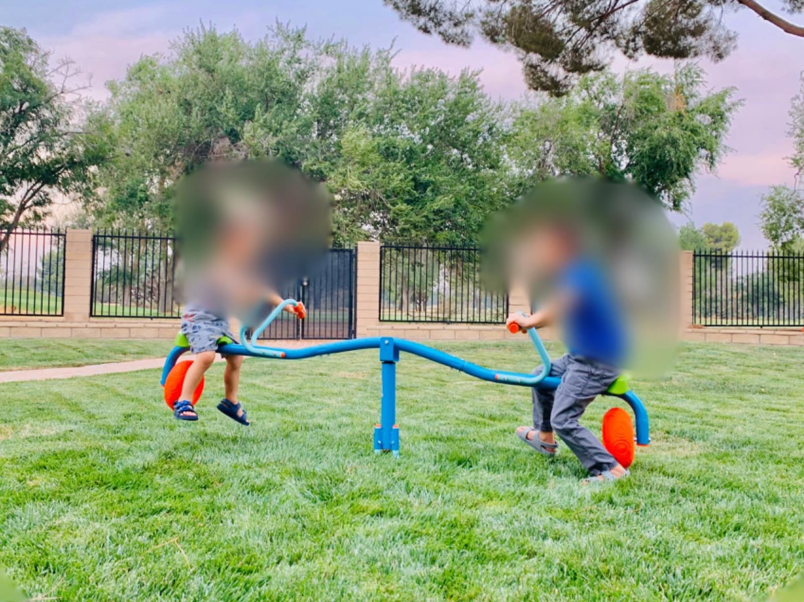 TP Toys Spiro Spin Teeter Totter - Bounces and Spins 360 Degrees, Blue/Green customer photo 2