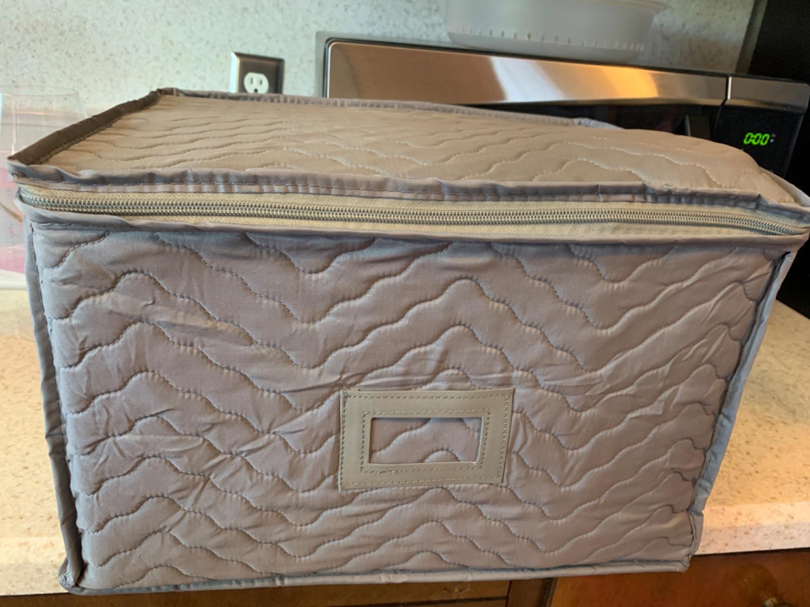 Sorbus Stemware Storage Containers, Divided Case (Quilted Stemware, Beige) customer photo 1