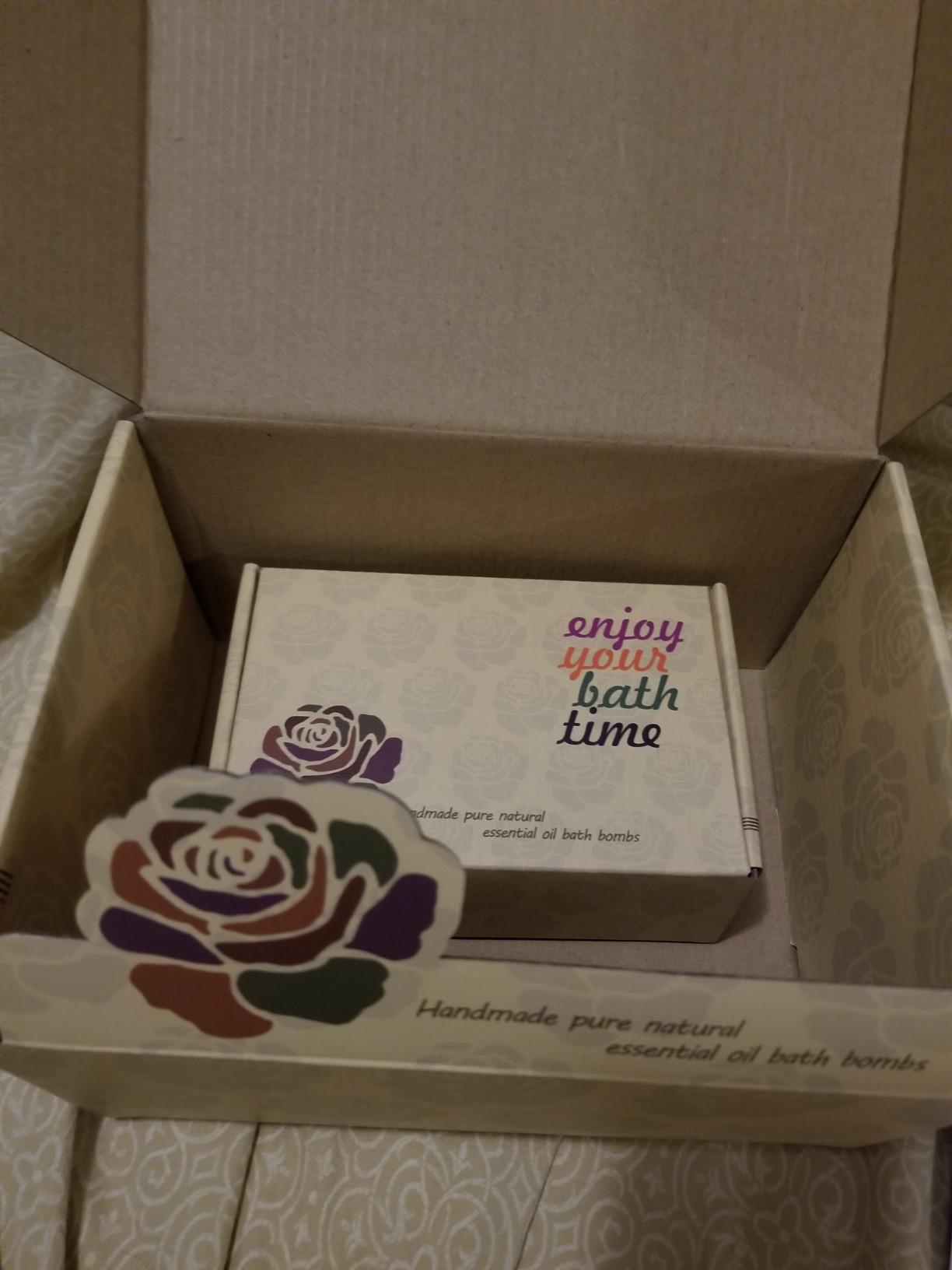 INTEYE Organic Bath Bomb Set, 24 Moisturizing Essential Oil Fizzies customer photo 1
