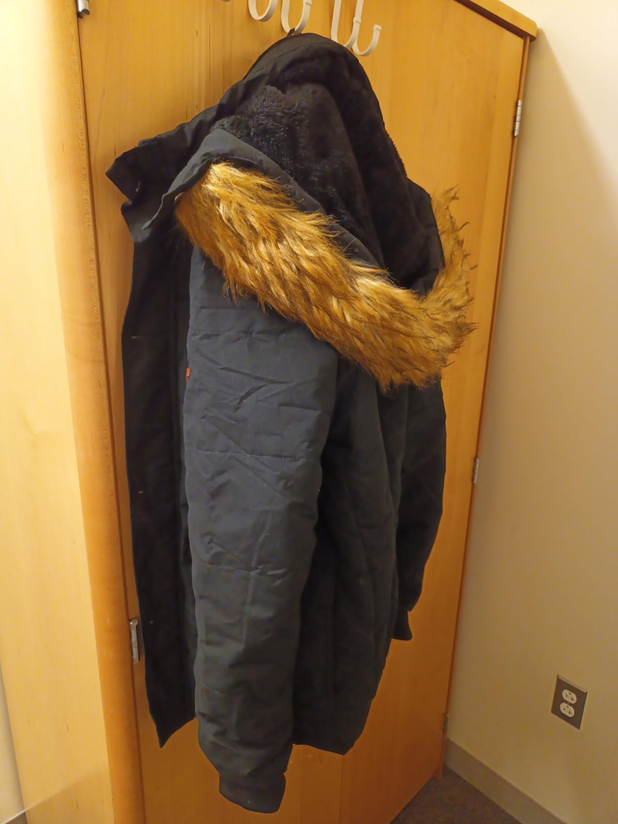 WenVen Men's Hooded Warm Coat Winter Parka Jacket customer photo 1
