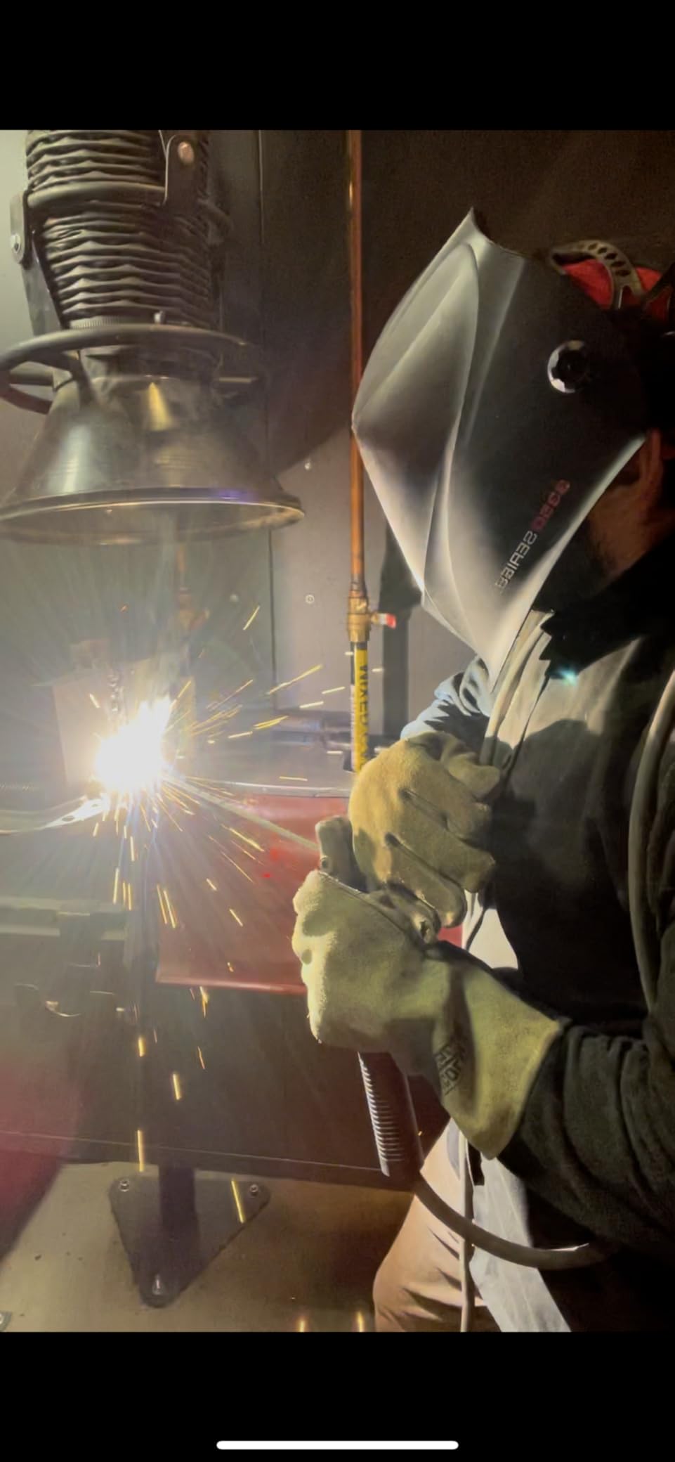 Lincoln Electric Heavy Duty MIG/Stick Welding Gloves | Heat Resistant & Durabilty | Large | K4082-L customer photo 2
