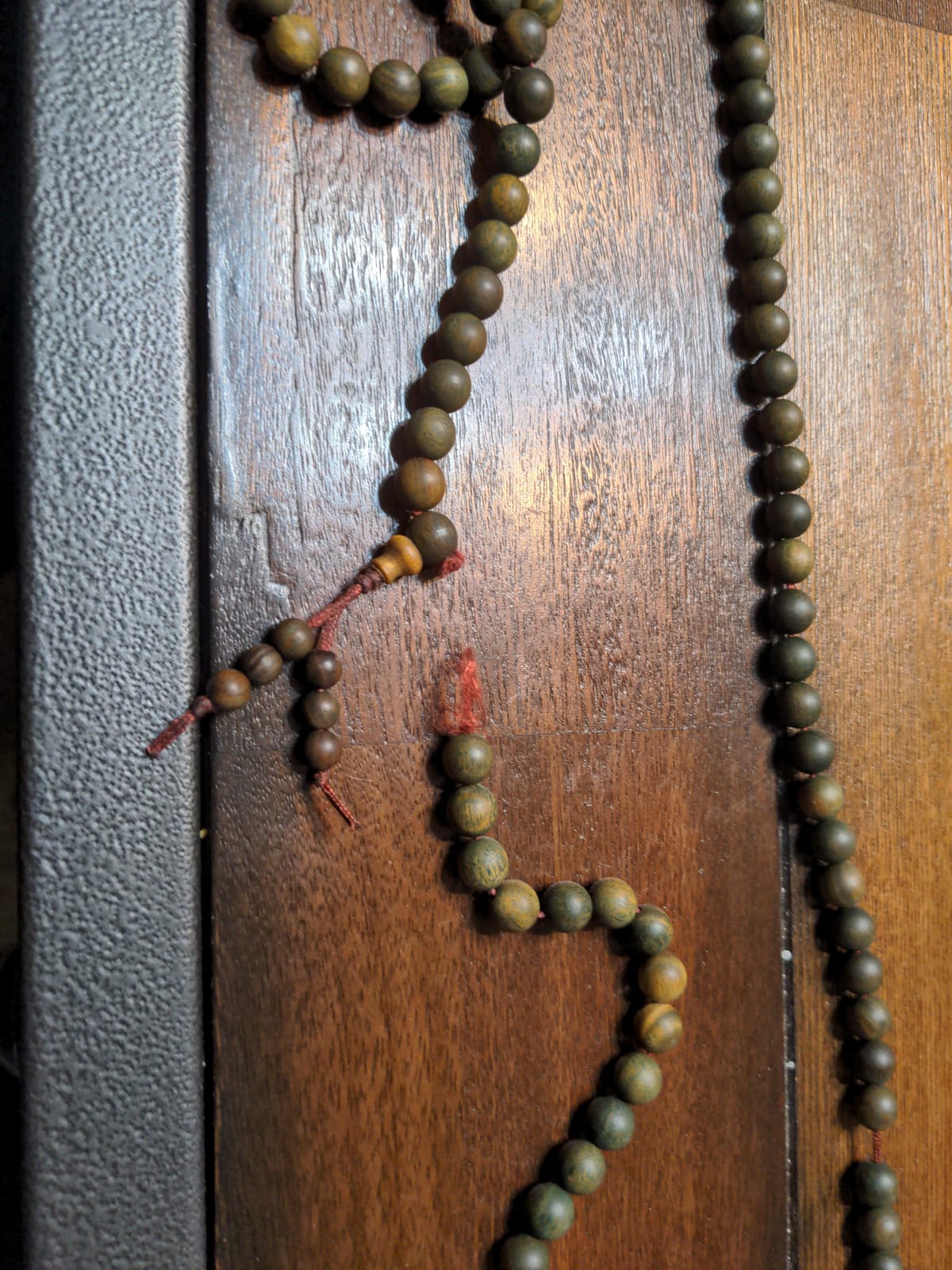 HAPPEACE 8mm Natural Fragrant Green Sandalwood 108 Mala Meditation Beads - Tibetan Buddhism Prayer Beads customer photo 2